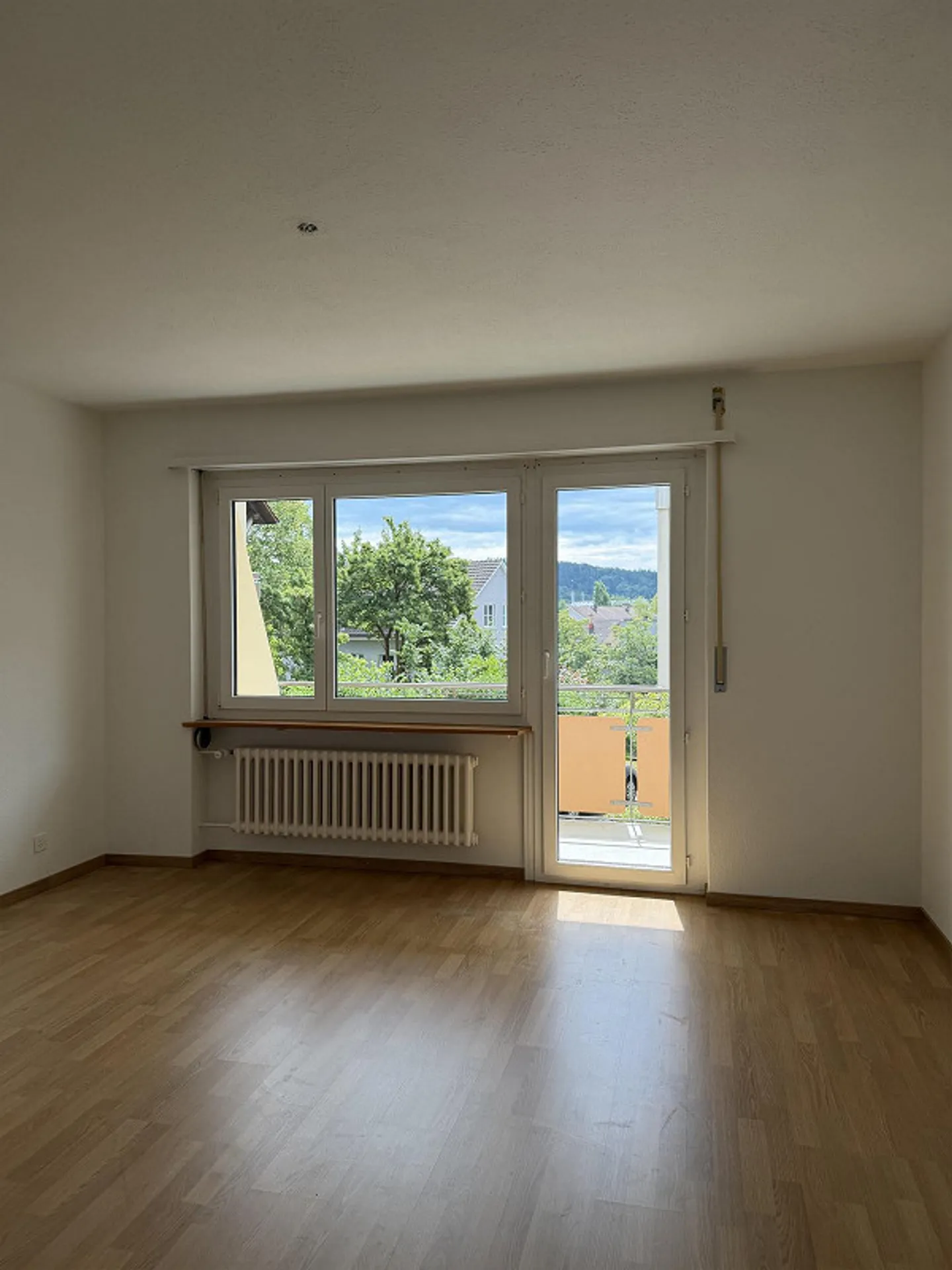 Appartement confortable de 2,5 pièces avec deux balcons et beaucoup de lumière du jour - Photo 7 sur 10