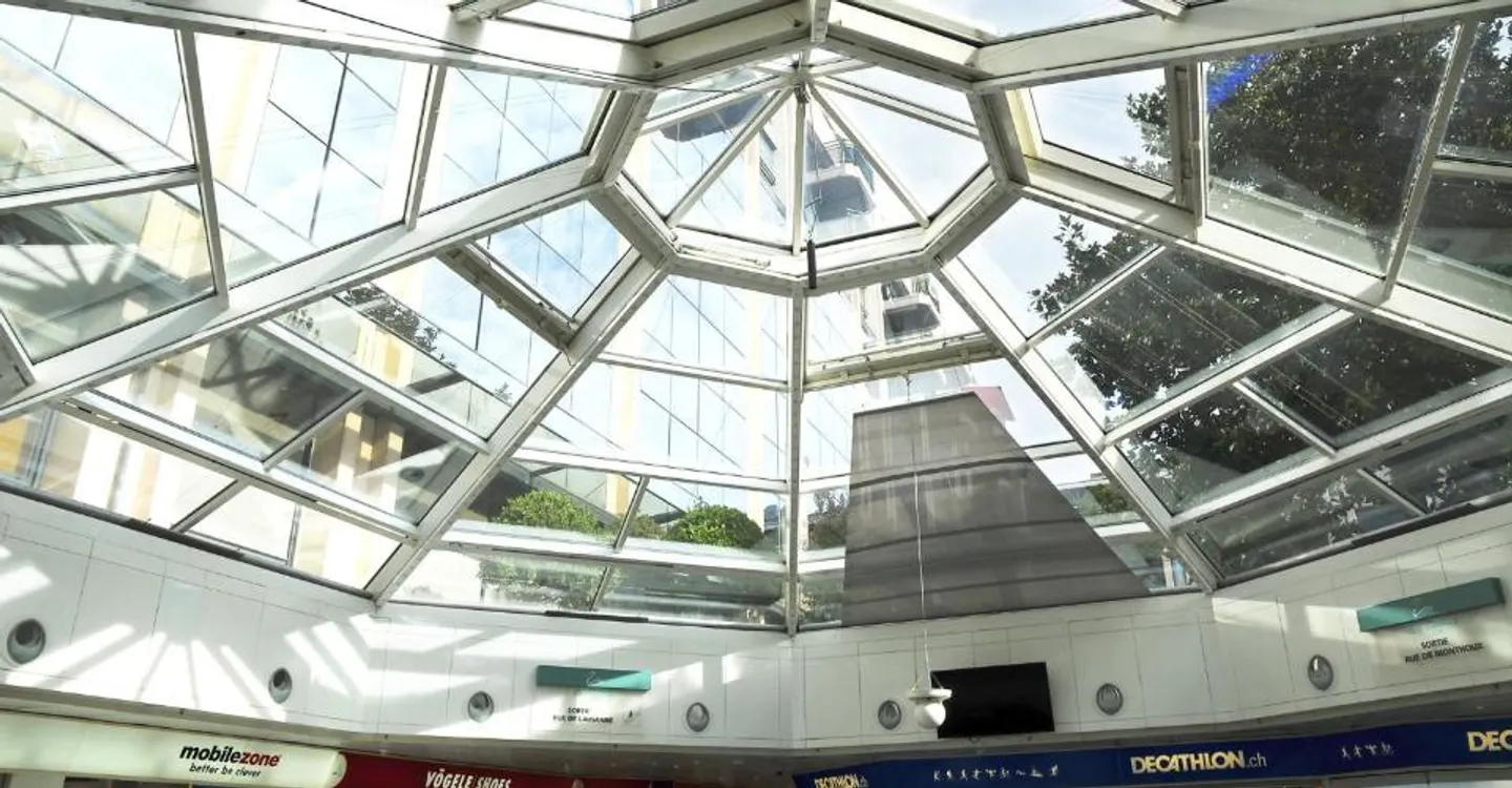 Spazio commerciale nel centro Les Cygnes vicino alla stazione Cornavin - Foto 2 di 3