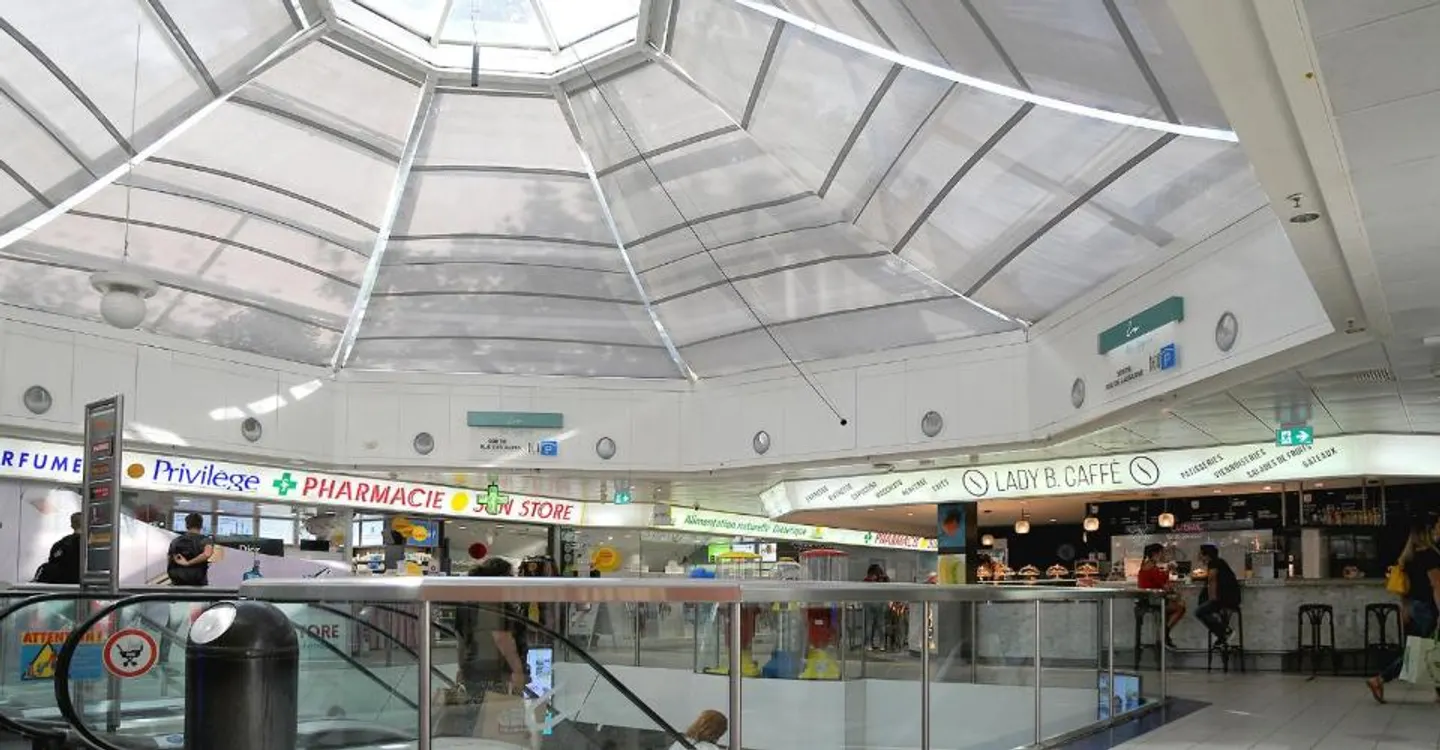 Spazio commerciale nel centro Les Cygnes vicino alla stazione Cornavin - Foto 3 di 3