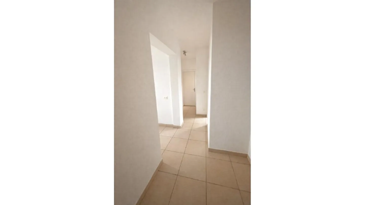 APPARTEMENT 2½ PIÈCES À RUVIGLIANA (TI), MEUBLÉ, TEMPORAIRE - Photo 3 sur 9