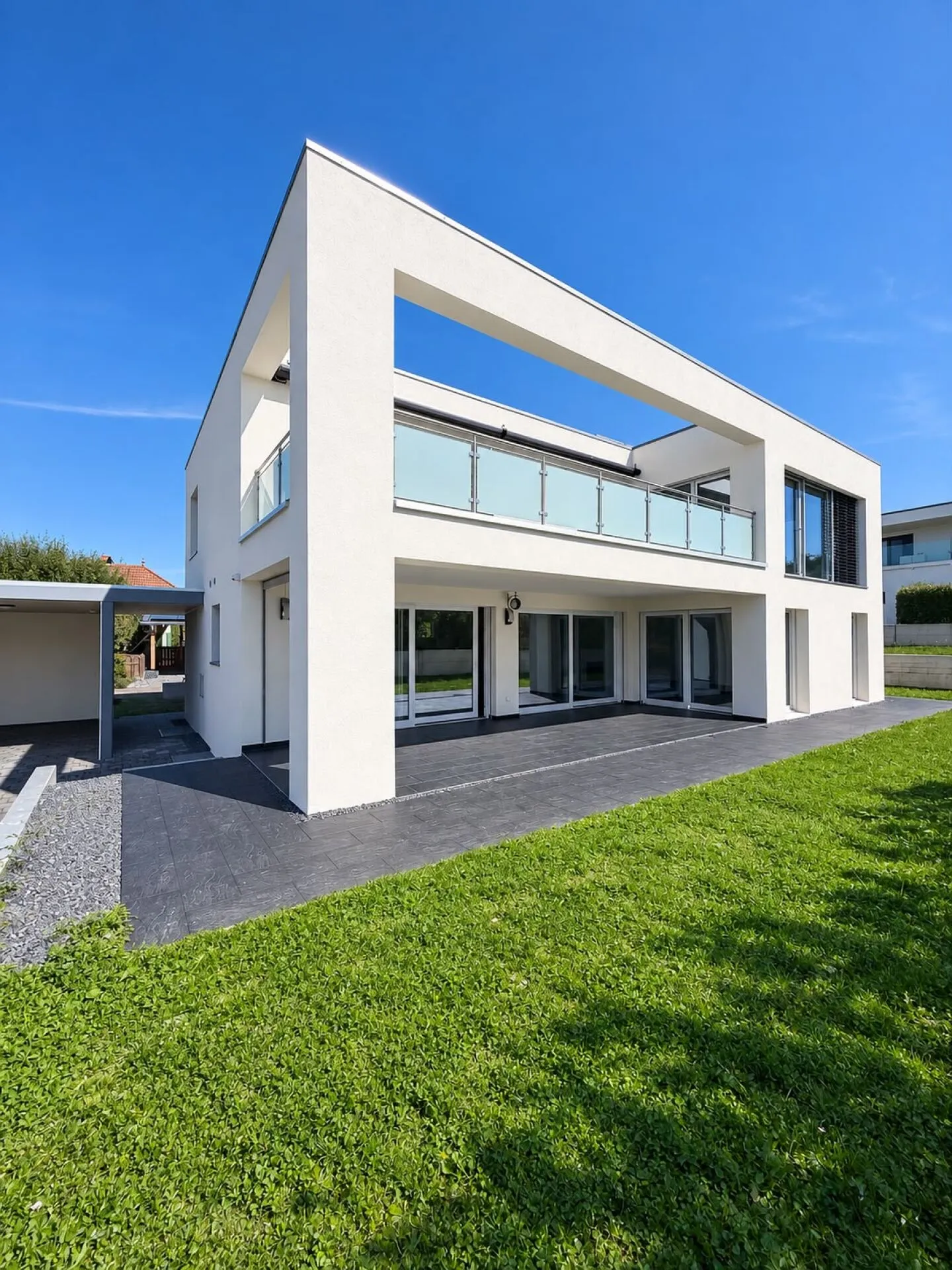 High-end Villa - Photo 3 of 9