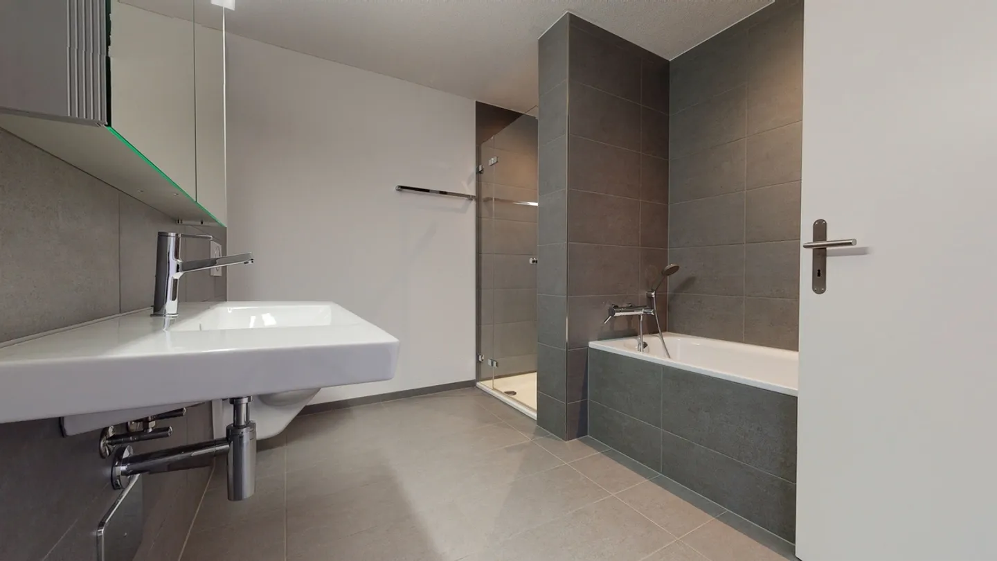 Ampio Appartamento Attico in una Posizione Tranquilla - Foto 8 di 12