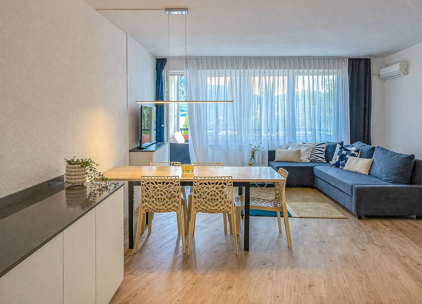 2,5 pièces avec vue sur le lac dans une résidence avec piscine et quai à Bissone - Photo 3 sur 10