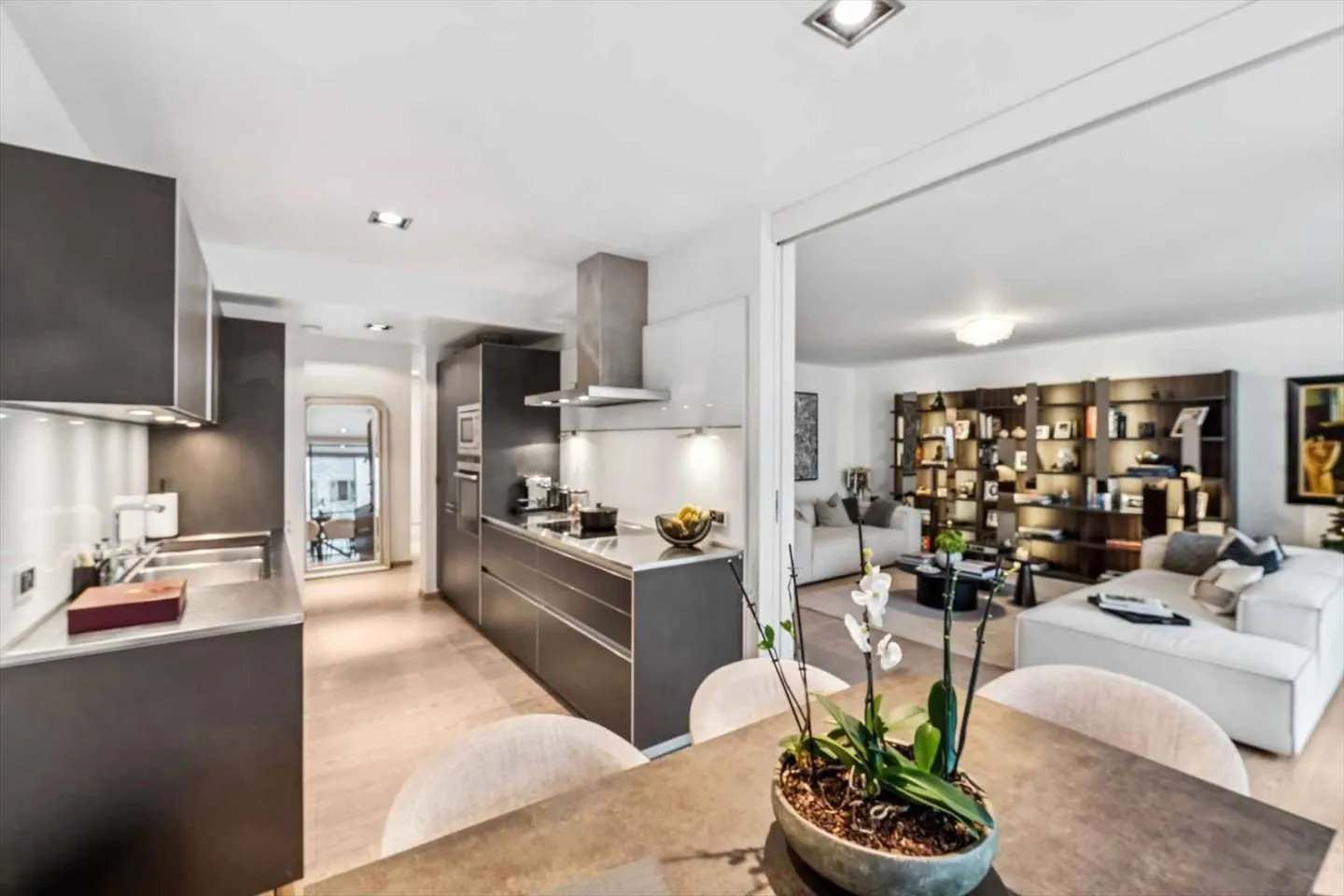 EN EXCLUSIVITÉ ! Magnifique appartement dans un immeuble de haut standing - Photo 1 sur 11