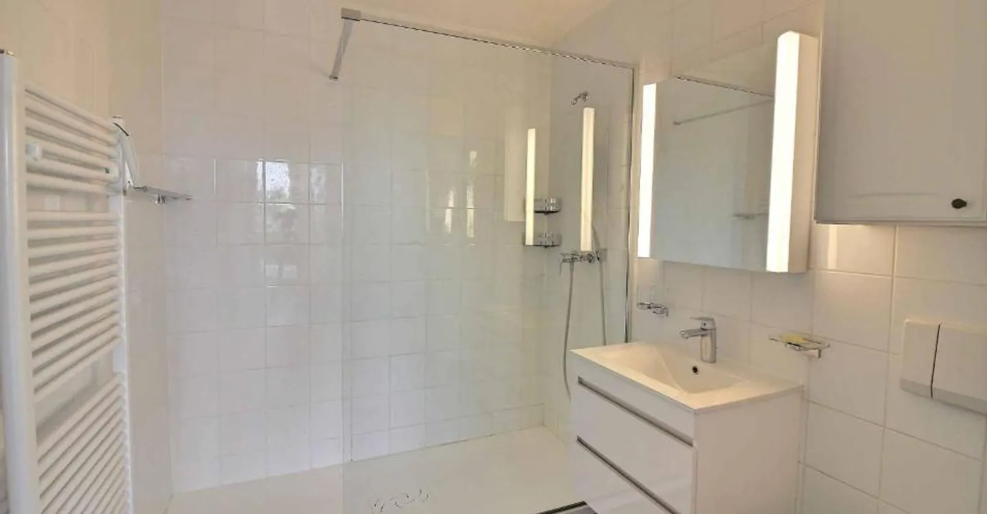Spacious and bright 3.5 rooms with unobstructed view in Lausanne - Photo 7 of 7