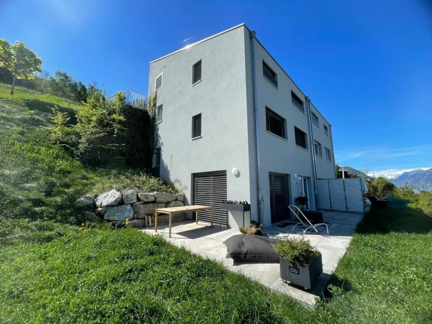 In esclusiva! Villa contemporanea di alto livello sulla collina di Sion - Foto 2 di 14