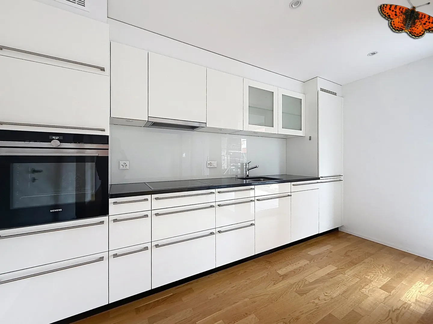 Appartement Charmant avec Terrasse - Photo 2 sur 9