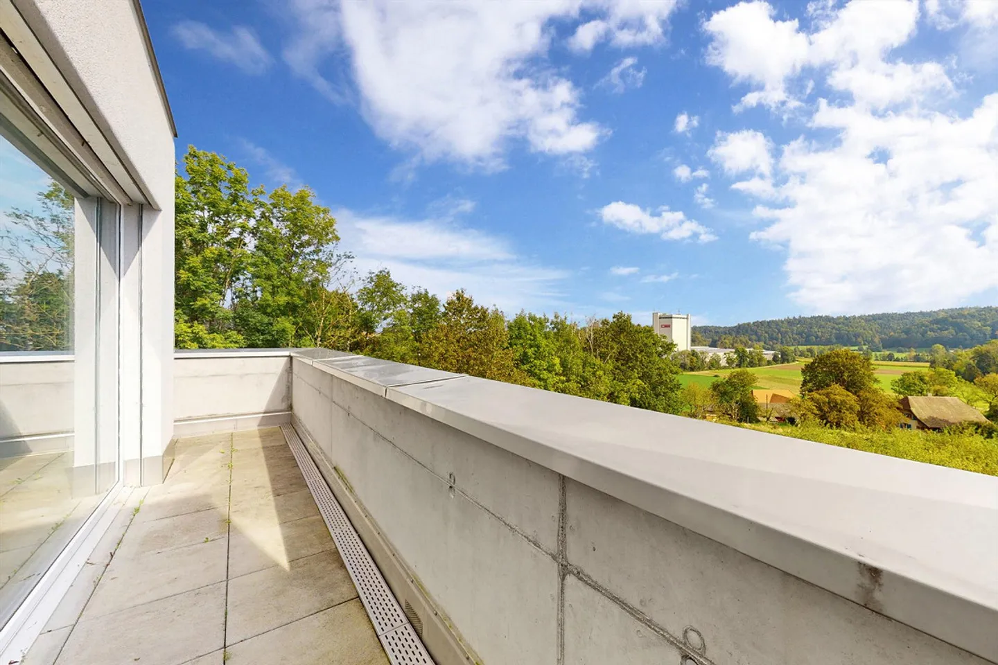 Stylish Attic Apartment for Rent - Photo 2 of 11