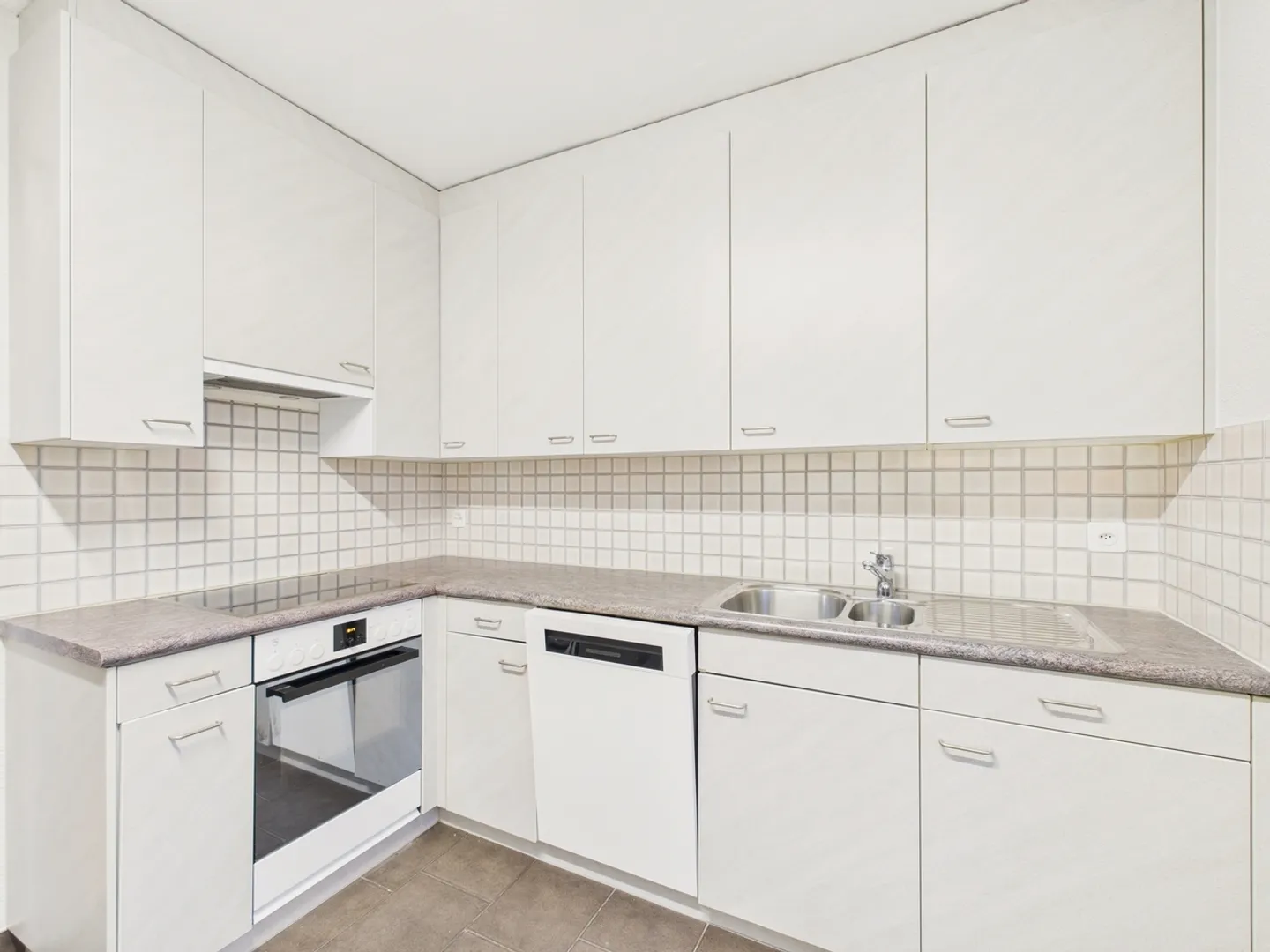 Cozy 5-Room Apartment in St. Gallen - Photo 5 of 12