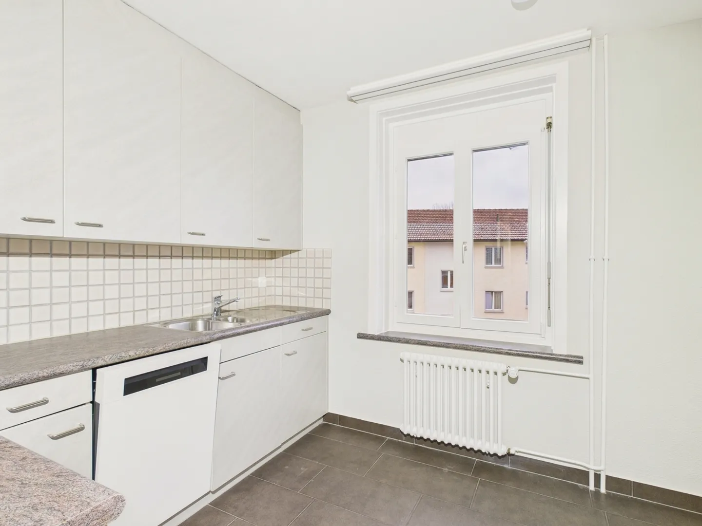 Cozy 5-Room Apartment in St. Gallen - Photo 6 of 12