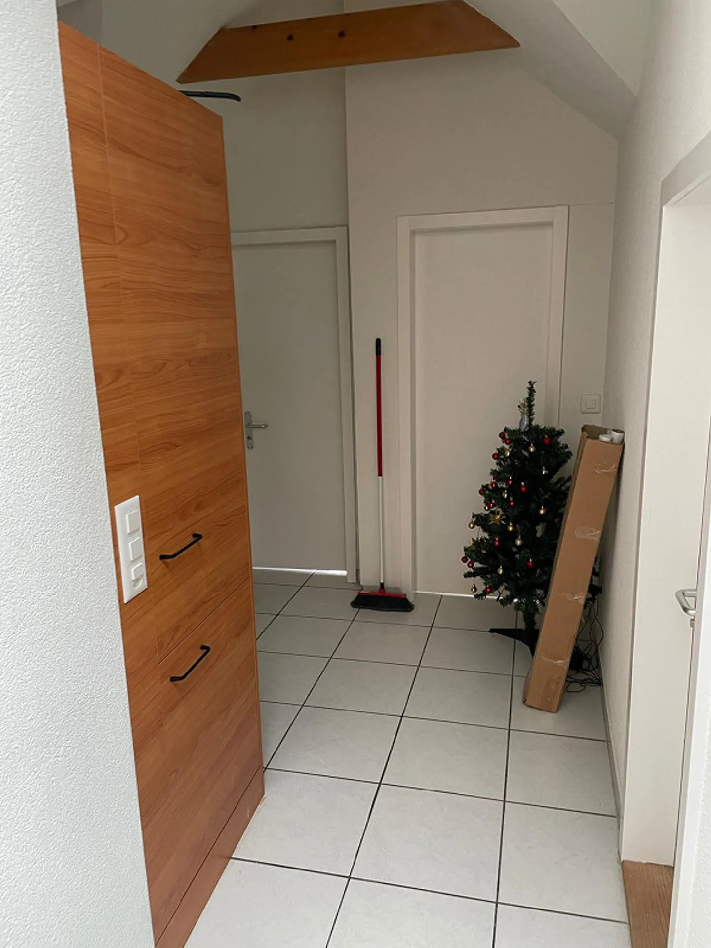 Camera in un appartamento condiviso, Pfäffikon - Foto 2 di 4