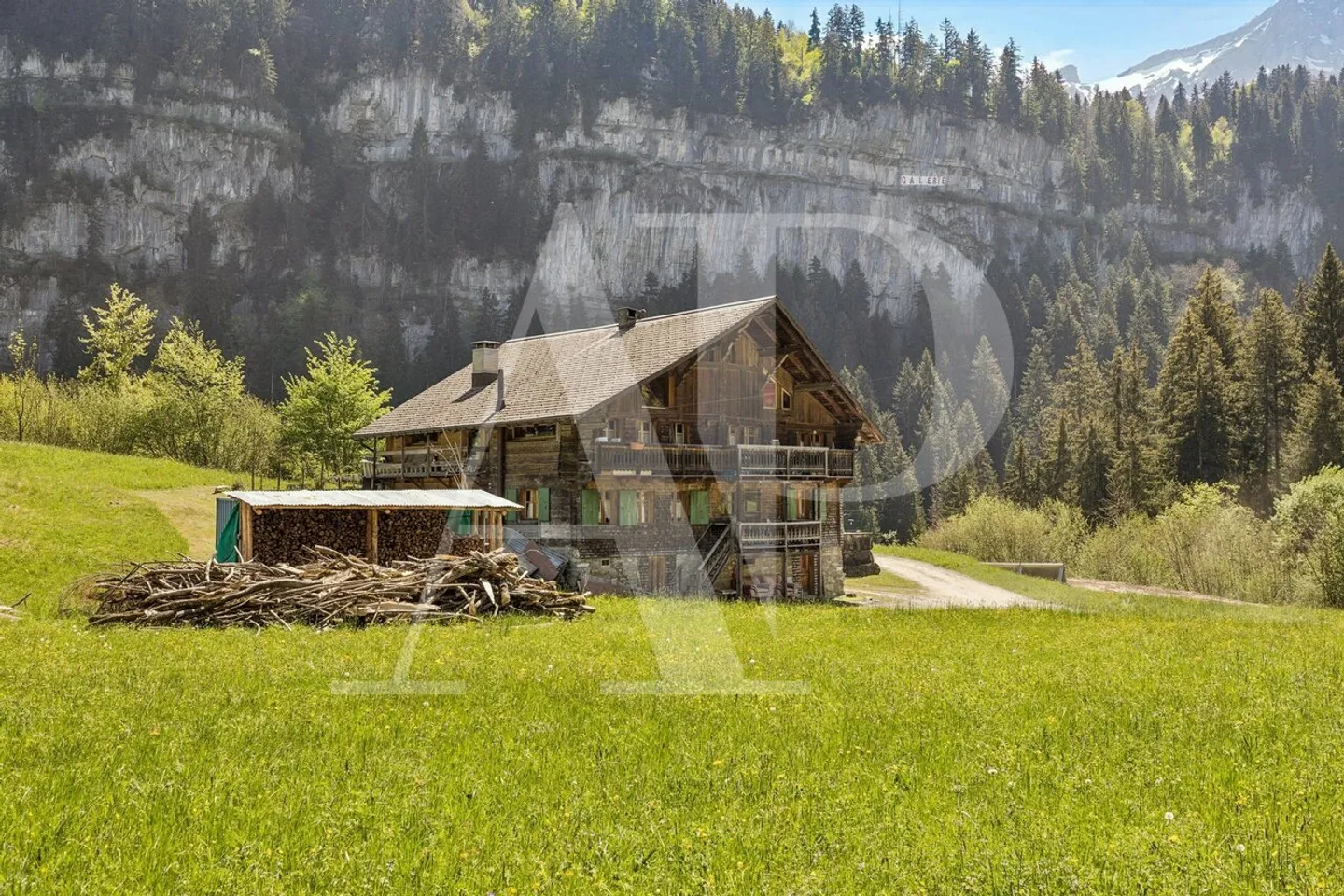 Chalet Charmant du XVIIIe Siècle - Photo 1 sur 23