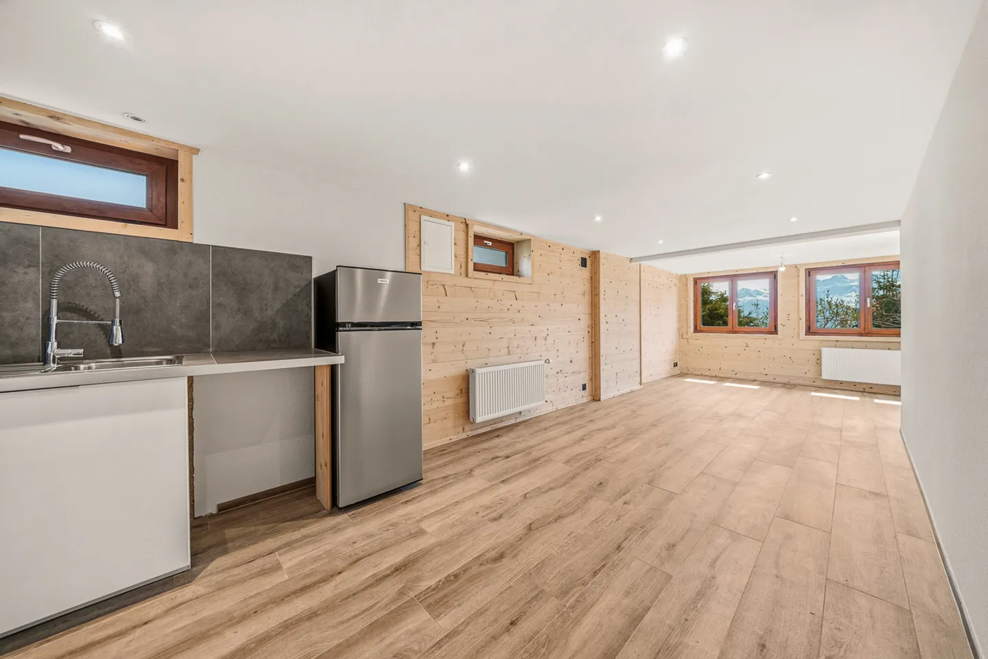 Ertragschalet - 3 unabhängige Wohnungen teilweise zu renovieren mit Panoramablick & starkem Vermietungspotenzial - Foto 4 von 25