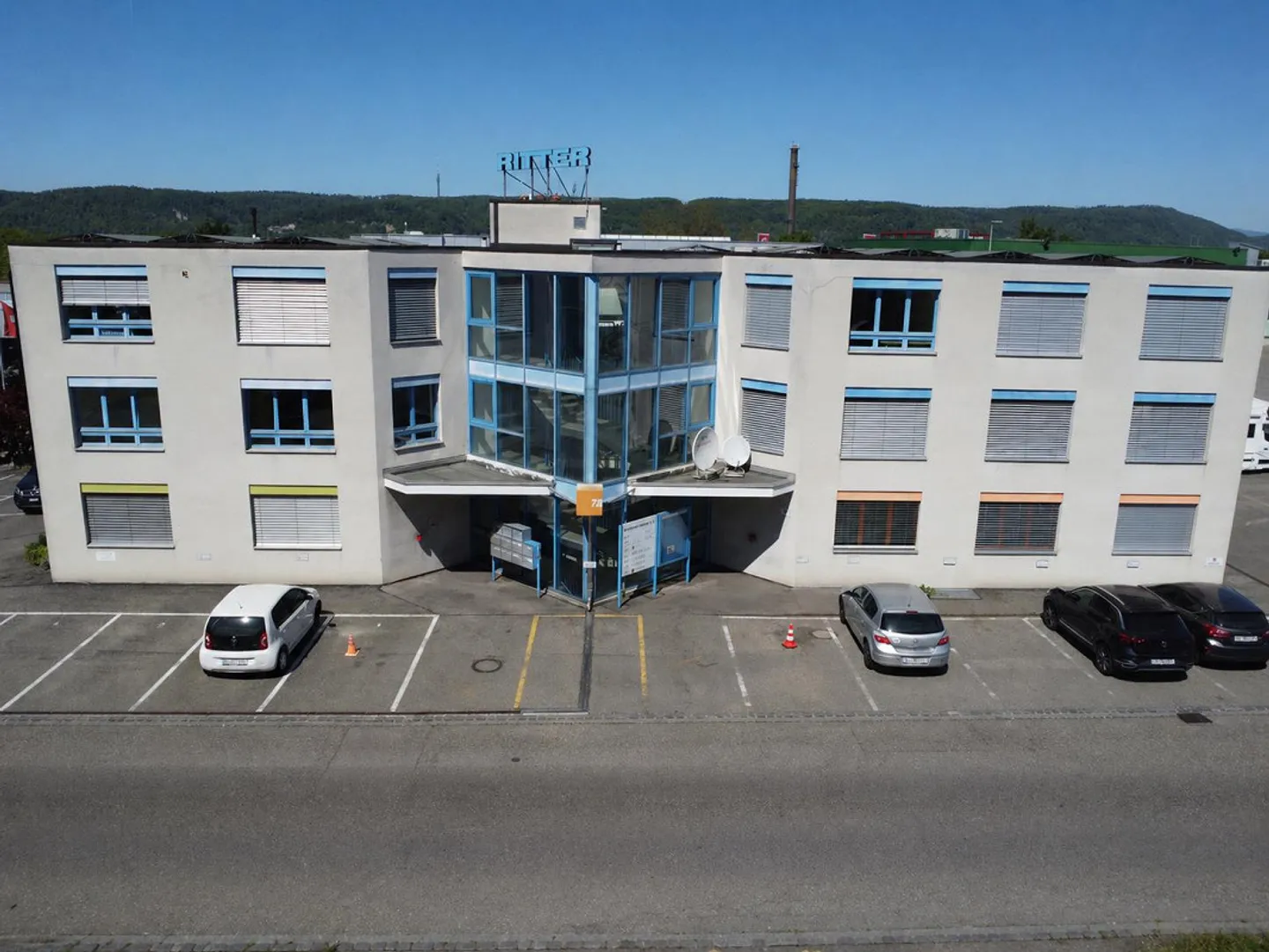 Modern Office Spaces in Pratteln (5 Rooms) - Available Immediately - Photo 7 of 11