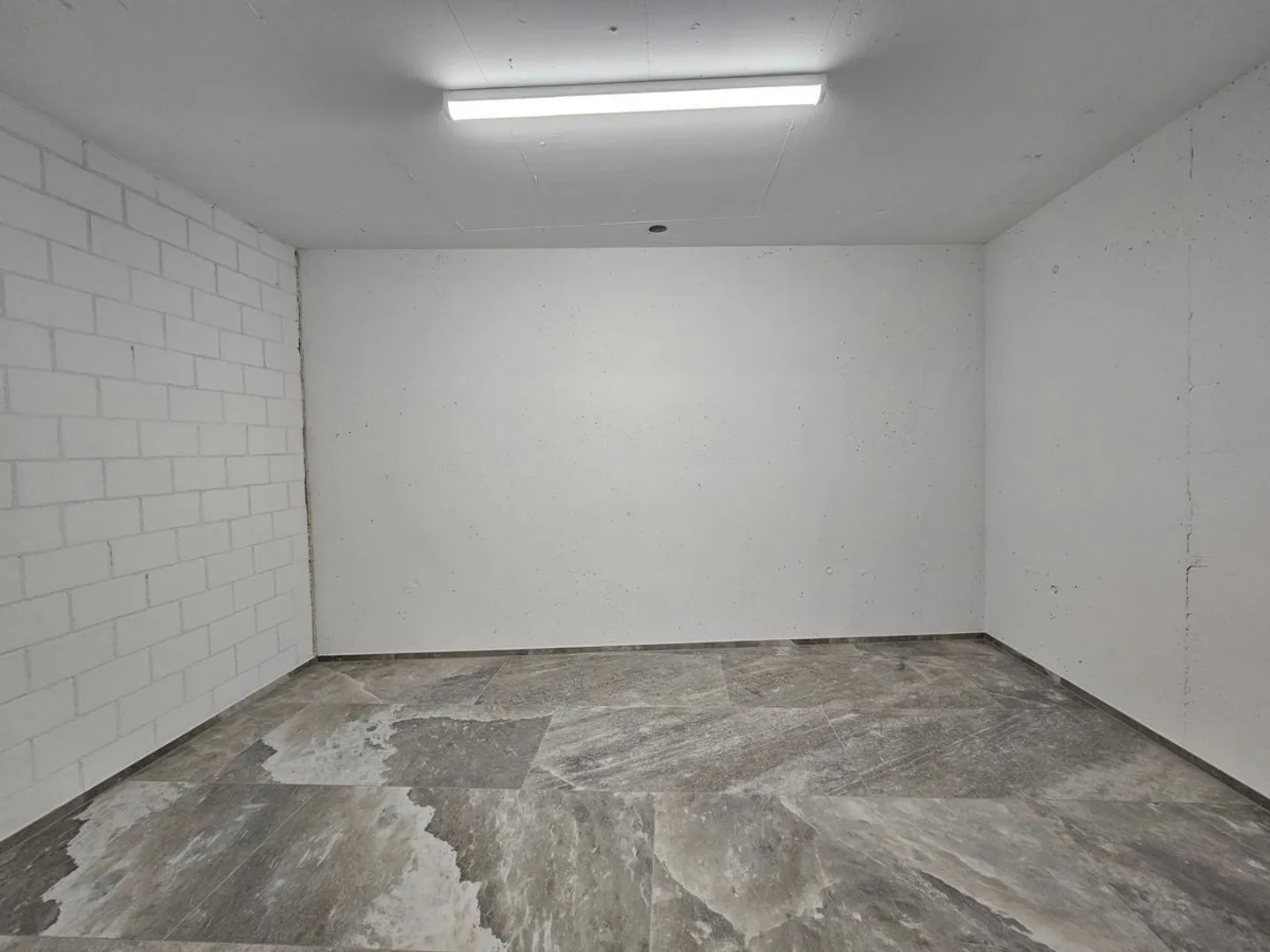 New Building in Prime Location with Spacious Seating Area (88 m²) and Private Laundry Room and Cellar (23 m²) The Apartment Can Also Be Rented Furnished Upon Request. - Photo 7 of 10