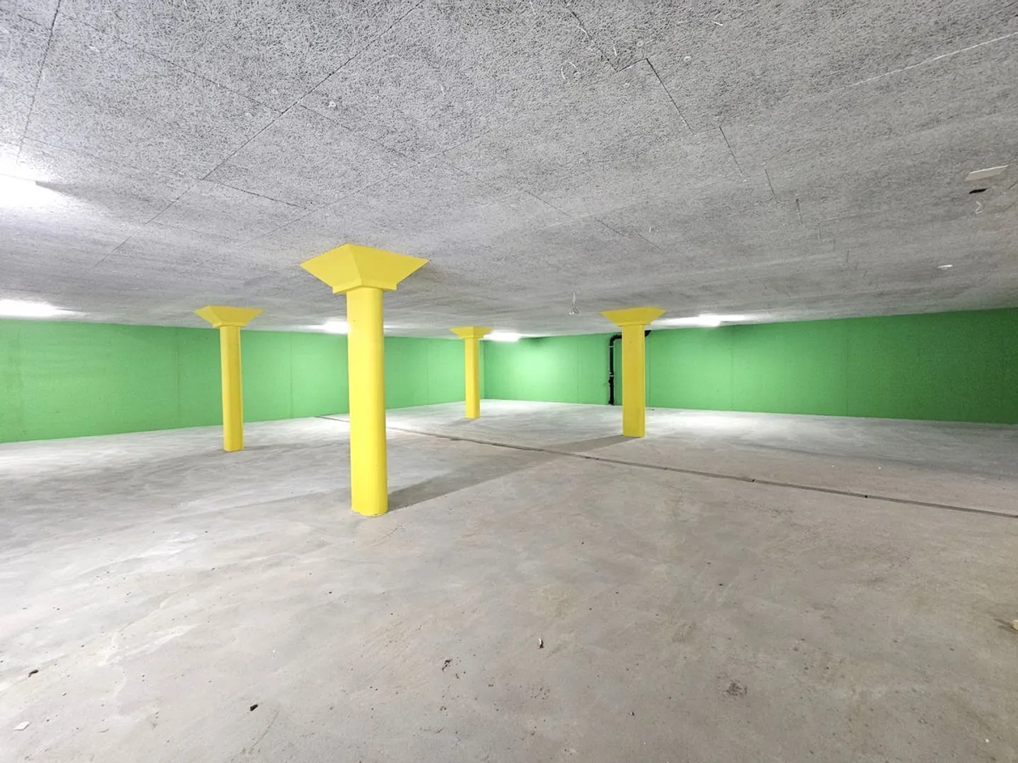 New Building in Prime Location with Spacious Seating Area (88 m²) and Private Laundry Room and Cellar (23 m²) The Apartment Can Also Be Rented Furnished Upon Request. - Photo 8 of 10