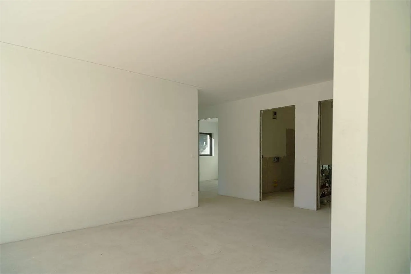Maroggia bellissimo appartamento di 3,5 stanze con giardino privato, a due passi dal lago - Foto 6 di 13