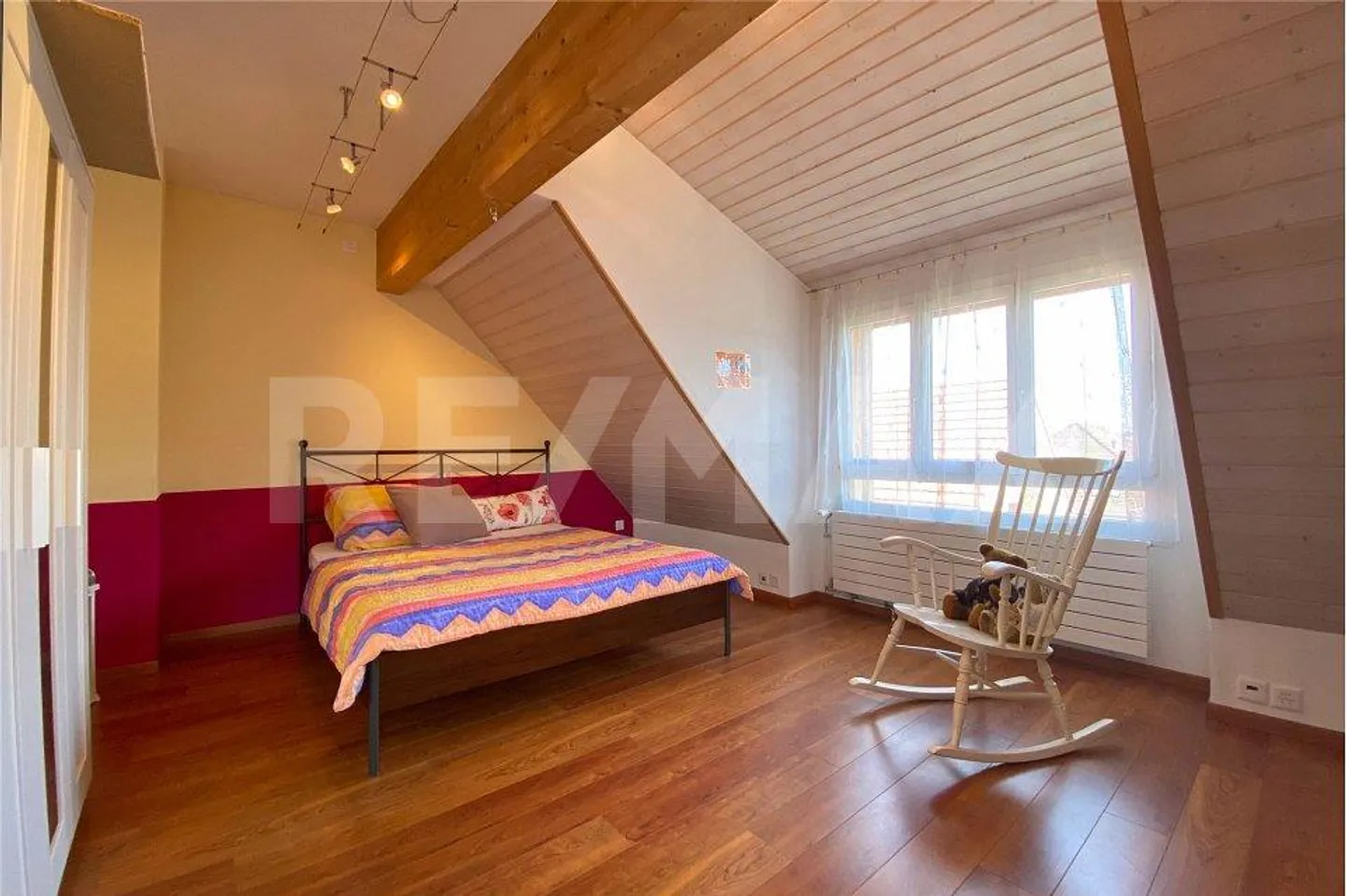 charmantes Familienhaus mit viel Potenzial in zentraler, sonniger Lage - Foto 12 von 13