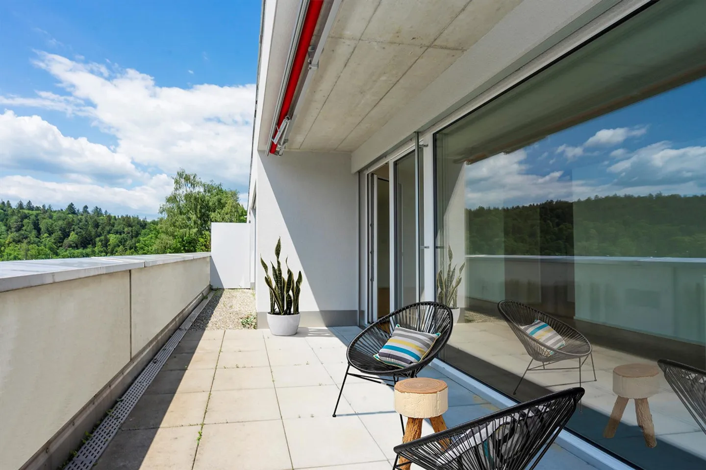 Stylish Attic Apartment for Rent - Photo 10 of 11