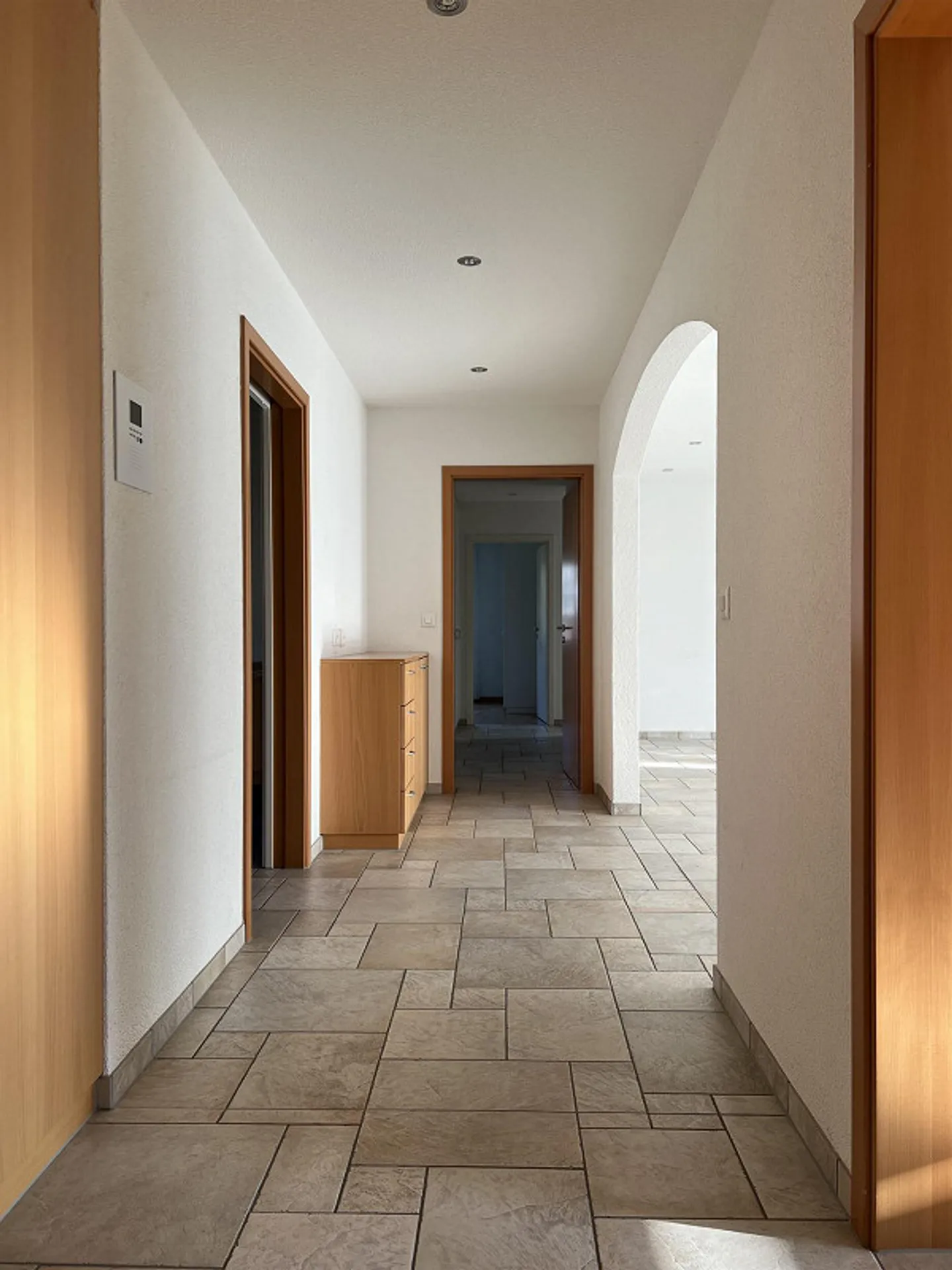 Spacious Ground Floor Apartment with Many Extras! - Photo 7 of 18