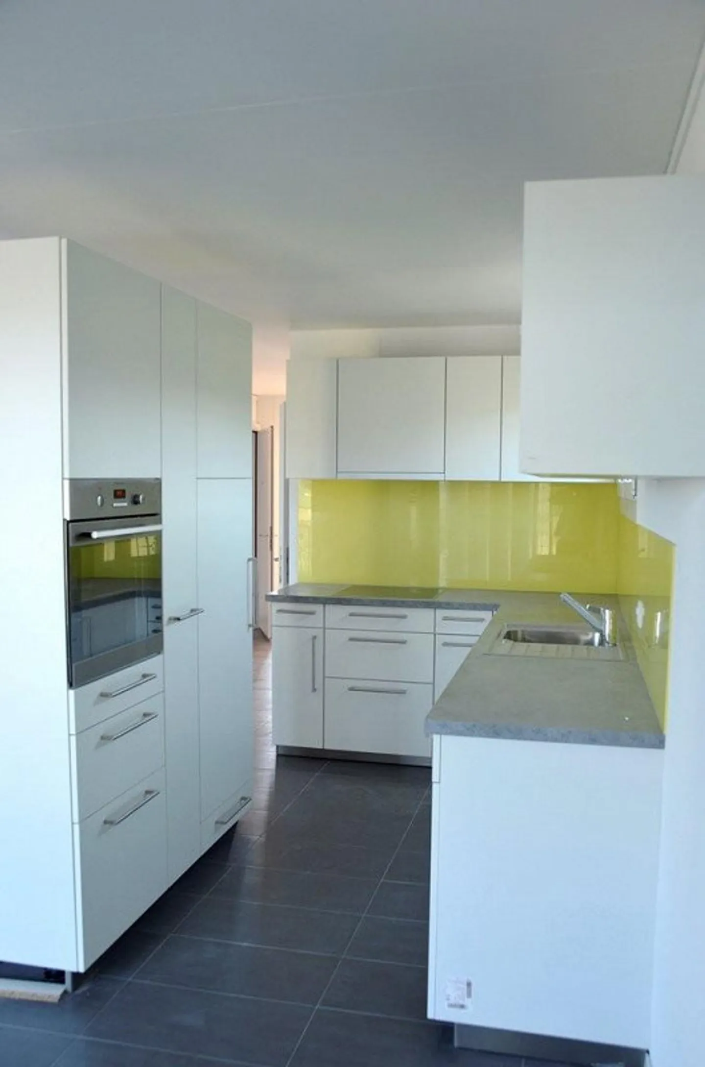 Appartamento 3.5 stanze come nuovo con balcone! - Foto 2 di 7