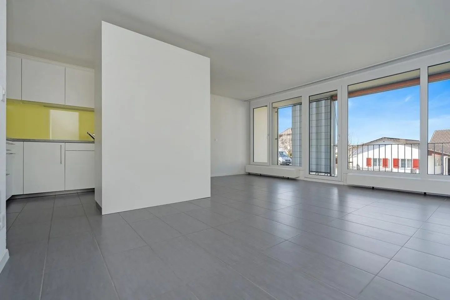 Appartamento 3.5 stanze come nuovo con balcone! - Foto 3 di 7