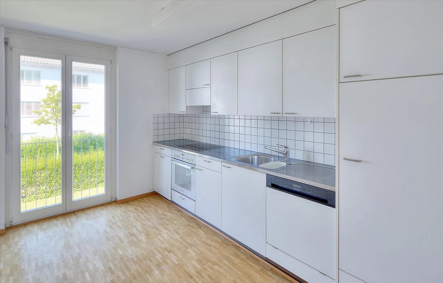 La colonie du bien-être. - Photo 3 sur 7