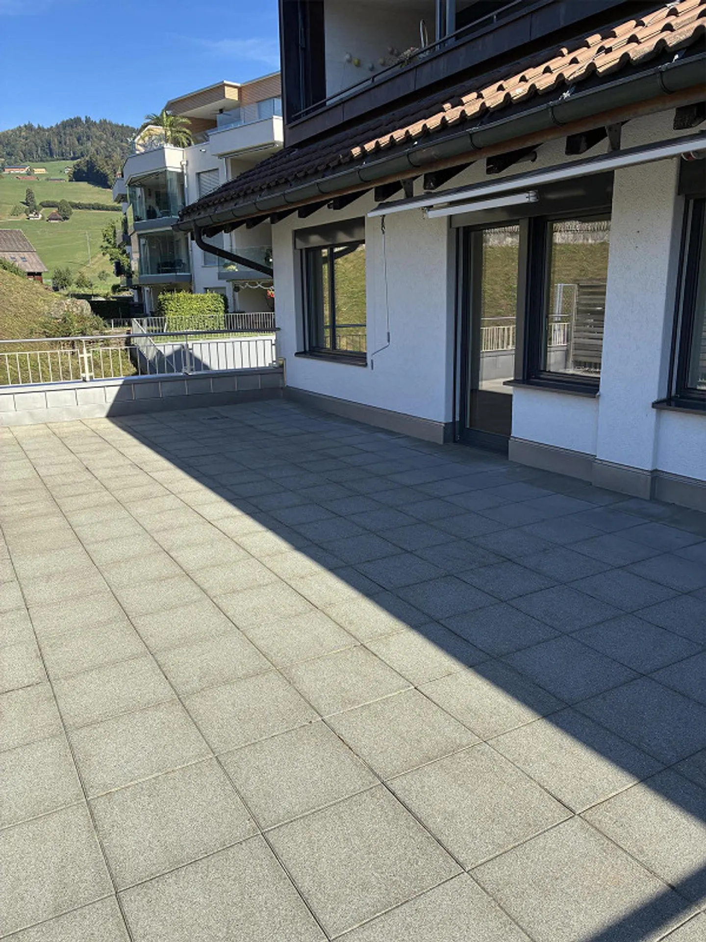 Geräumige 5.5 Zimmer Wohnung - Foto 2 von 8