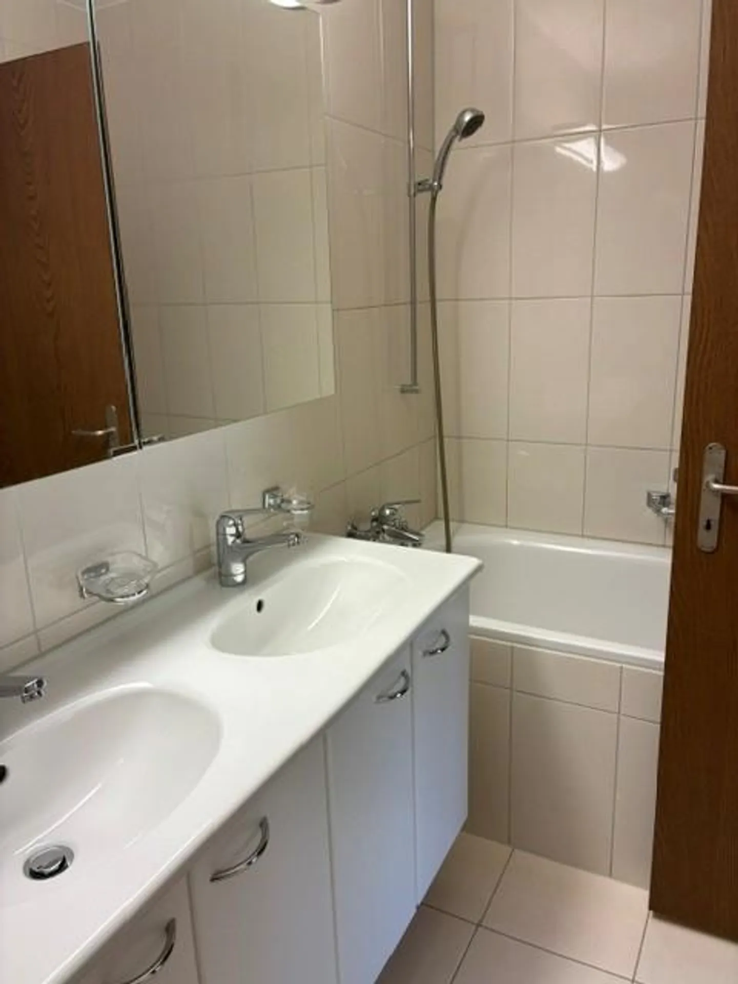 Geräumige 5.5 Zimmer Wohnung - Foto 6 von 8