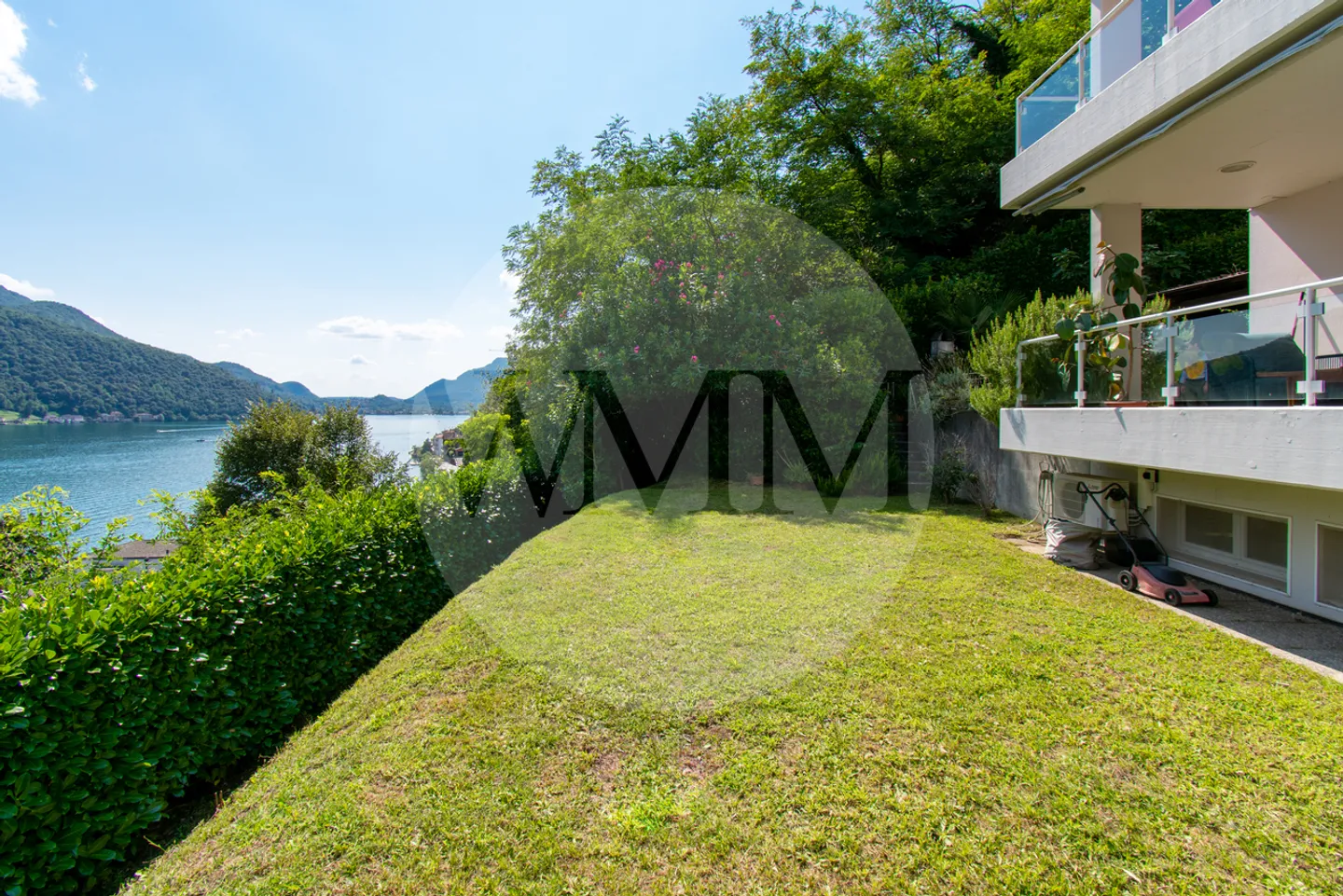 Appartement Duplex Élégant avec Vue sur le Lac - Photo 15 sur 19