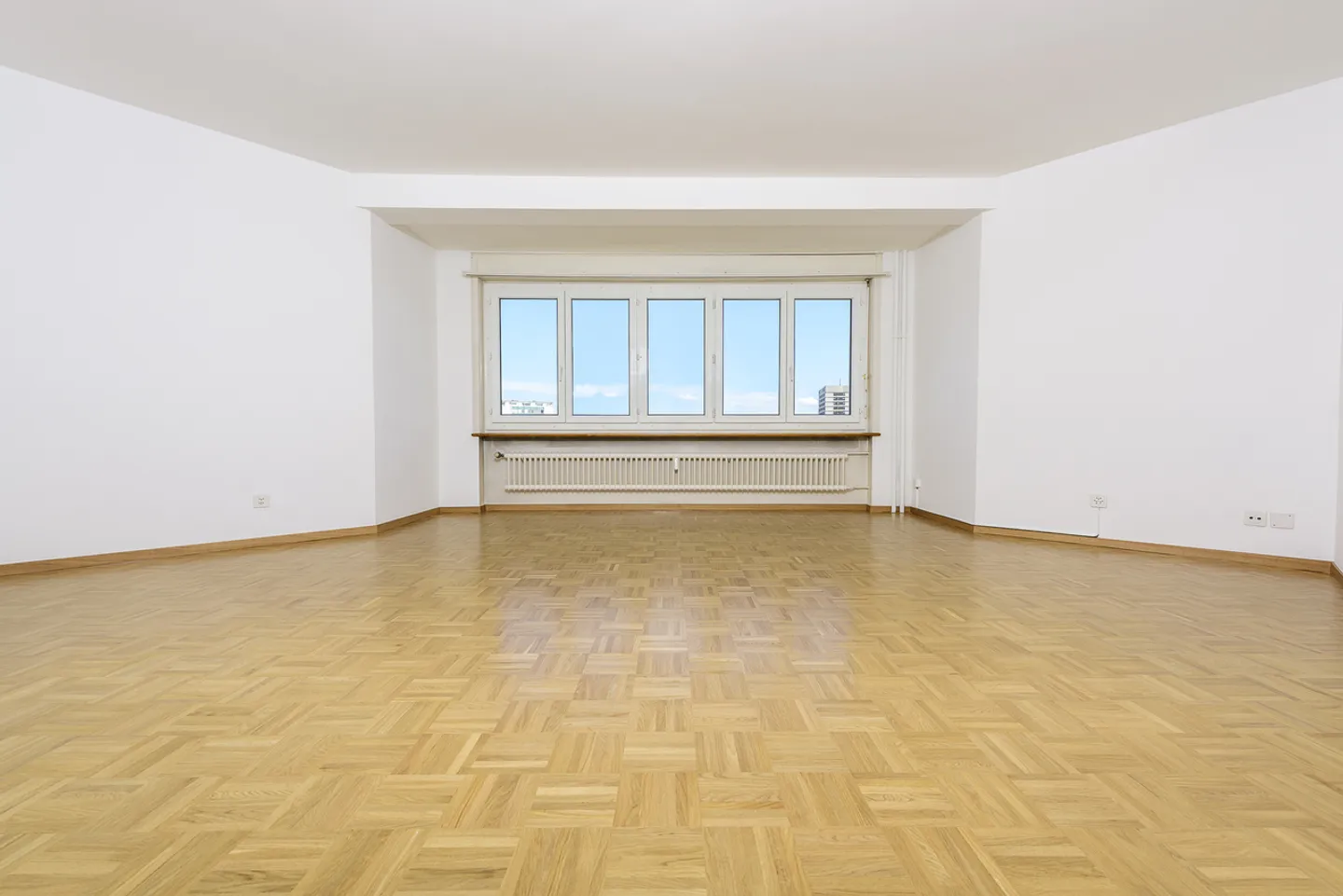 Ideale Lage! - Foto 1 von 8