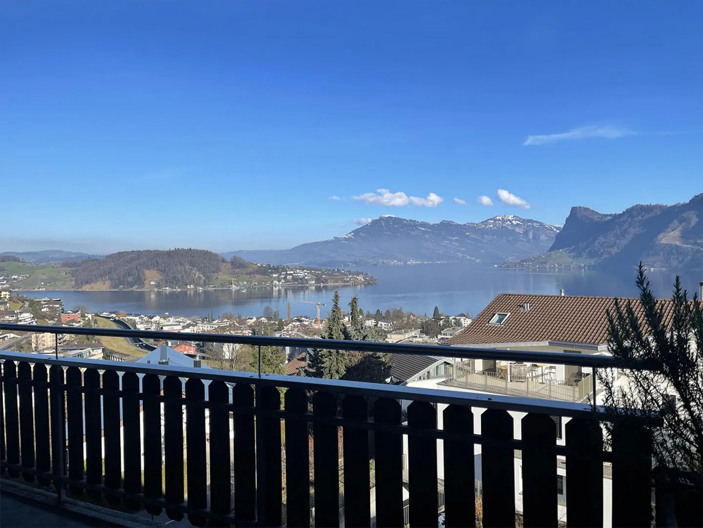 Geräumige Duplexwohnung mit Aussicht - Foto 2 von 14