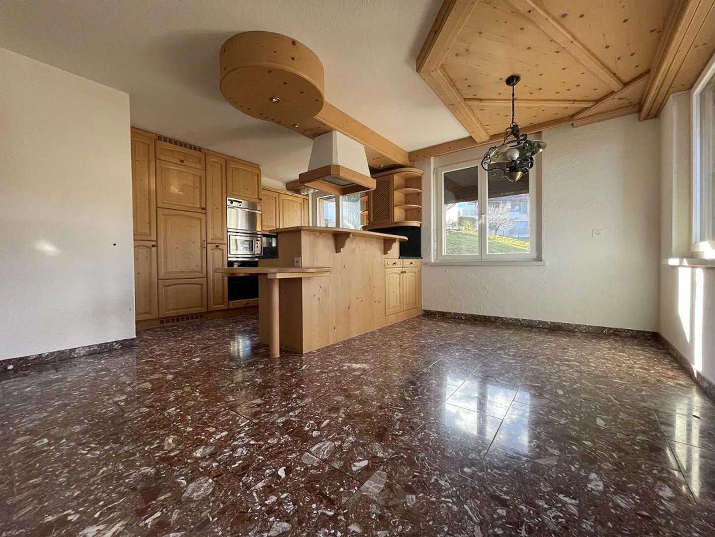 Geräumige Duplexwohnung mit Aussicht - Foto 3 von 14