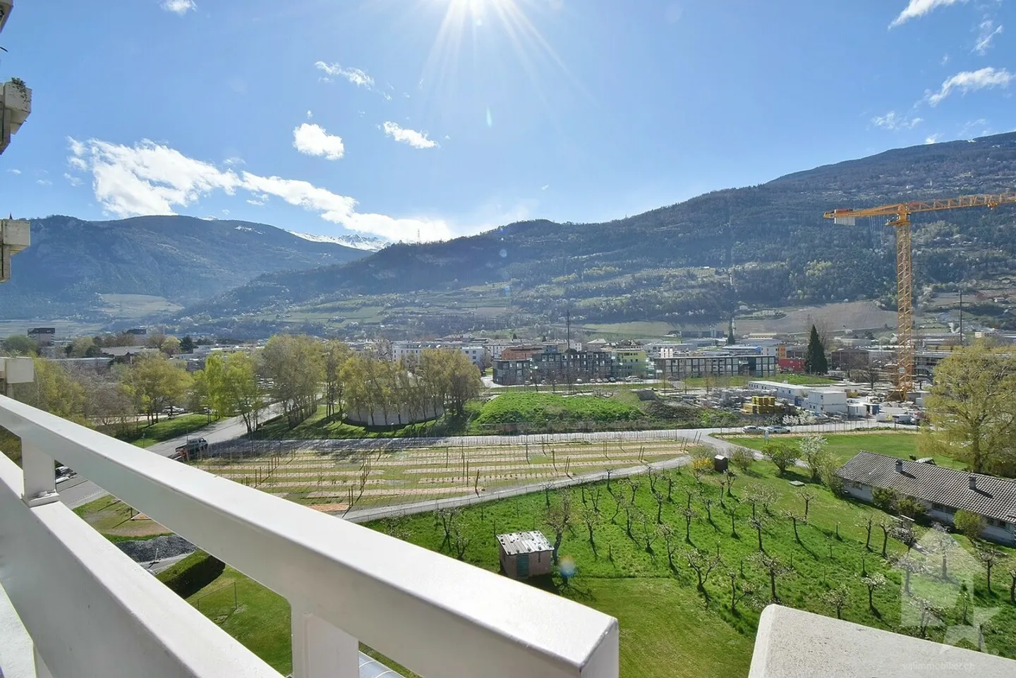4.5 units with a magnificent view and 1 underground parking space - Photo 1 of 3