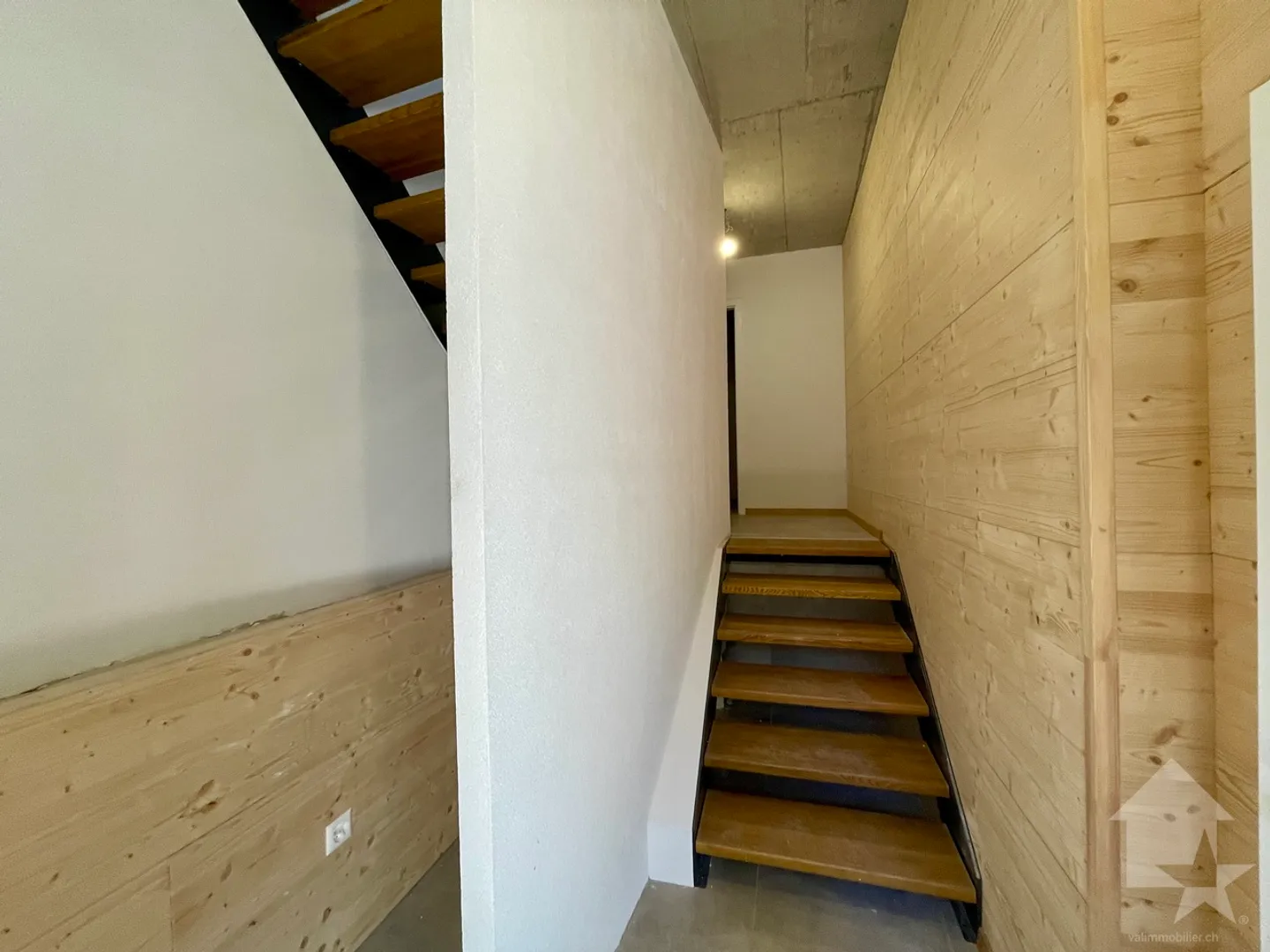 Appartement duplex 2,5 pces dans maison de village totalement rénovée  - Photo 5 sur 14