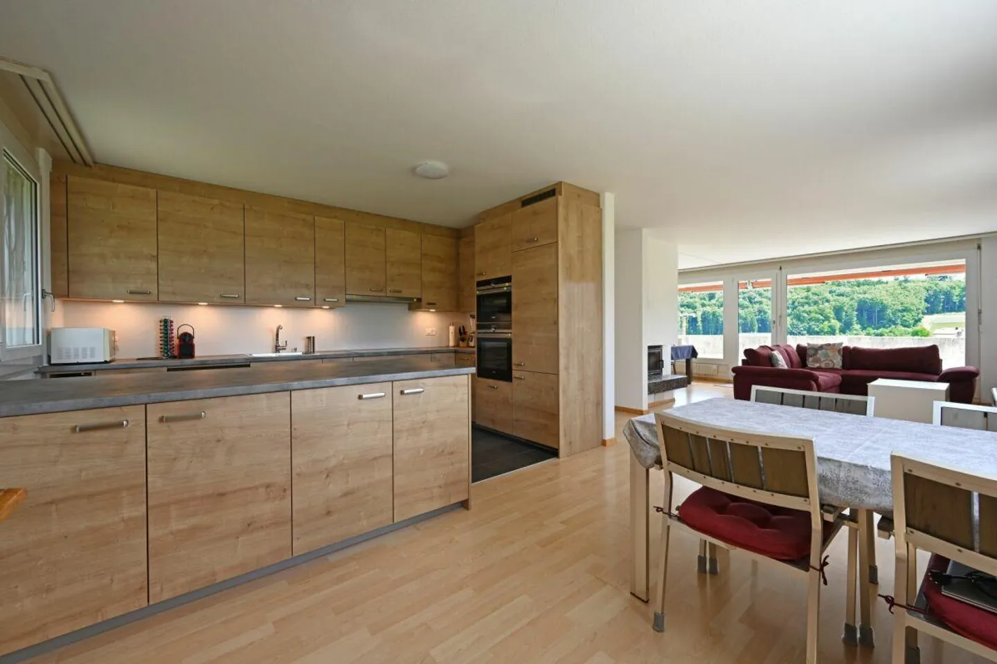 4.5-room penthouse apartment with panoramic views and large terrace - Photo 3 of 11