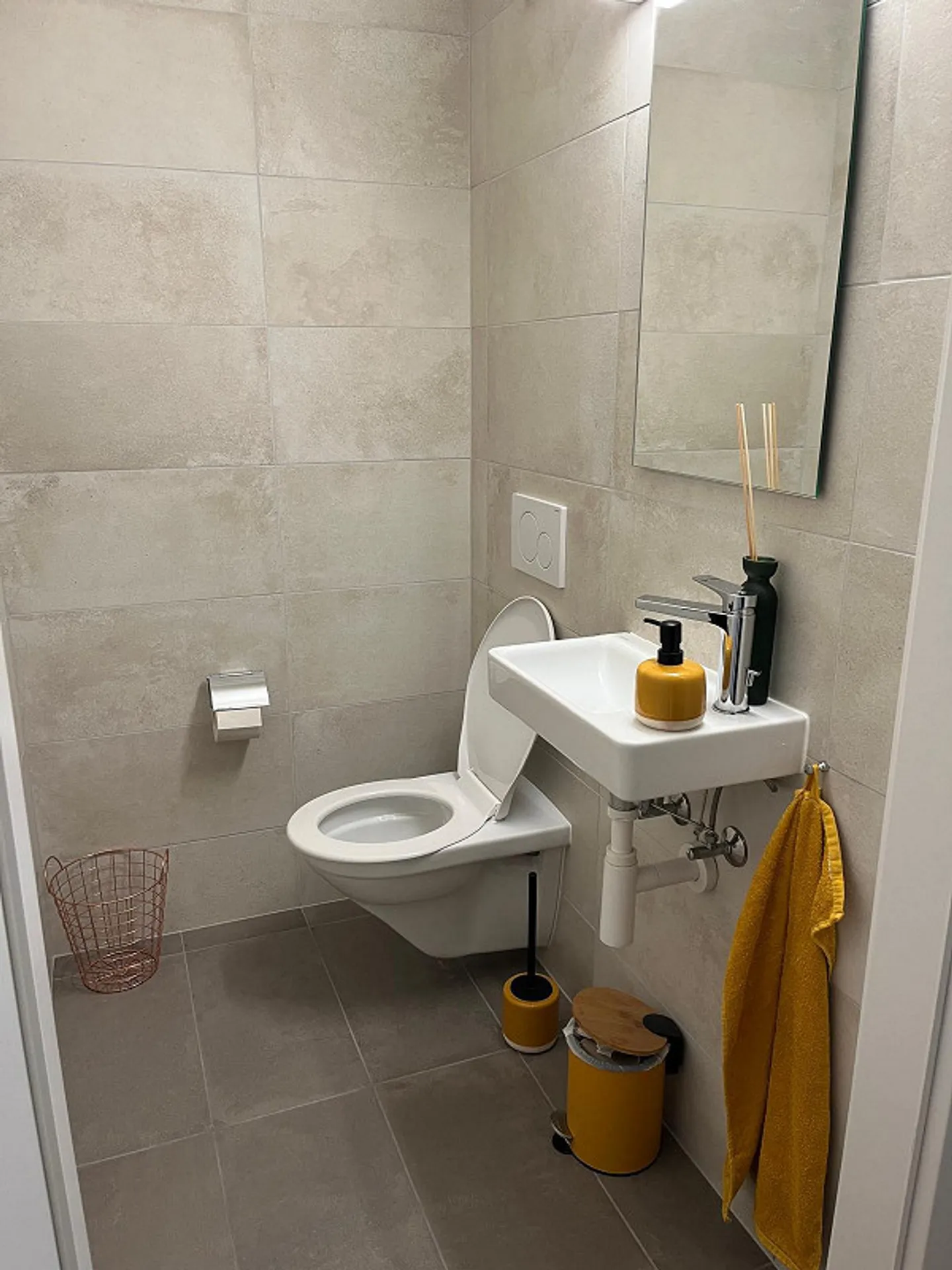 Magnifico appartamento con terrazza di 4,5 locali con vista panoramica a N - Foto 7 di 15