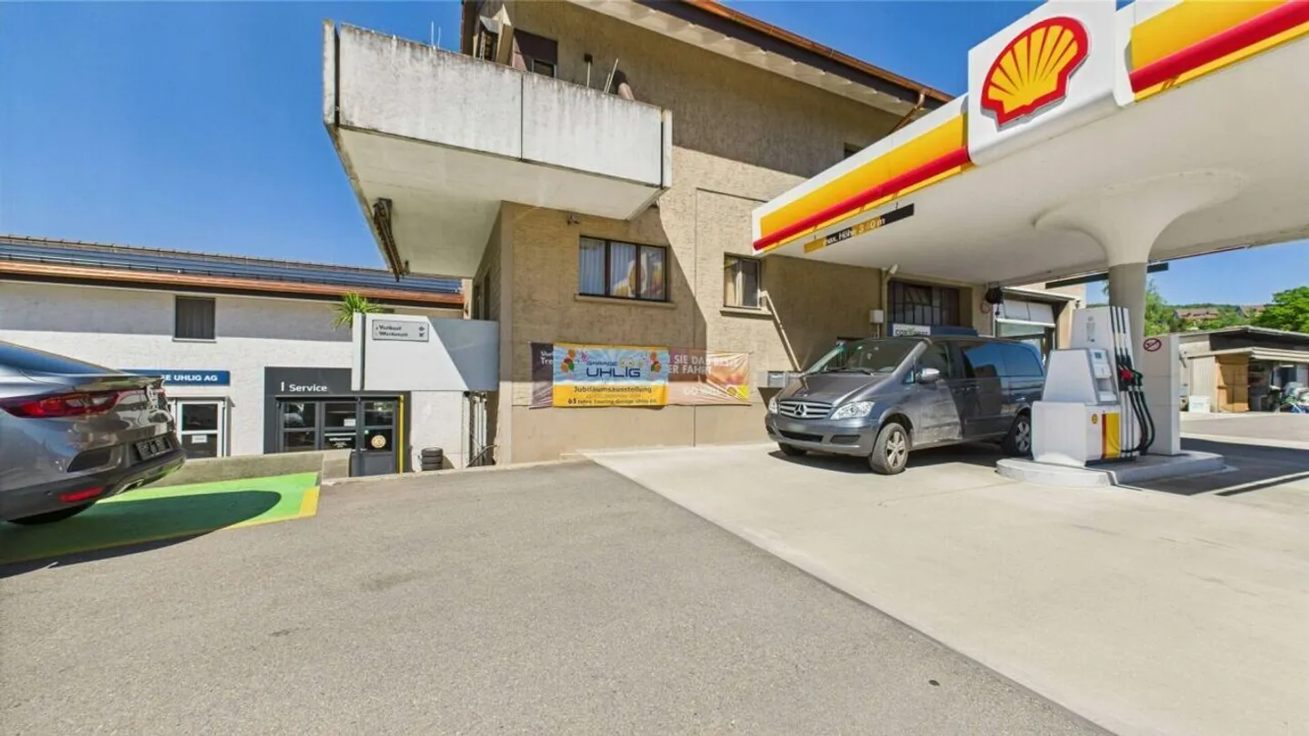 Dachwohnung mit Potenzial - Ihre Chance zur Verwirklichung in Glattfelden - Foto 2 von 9