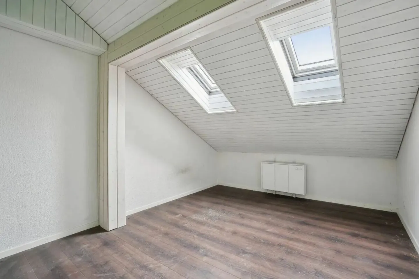 Dachwohnung mit Potenzial - Ihre Chance zur Verwirklichung in Glattfelden - Foto 6 von 9