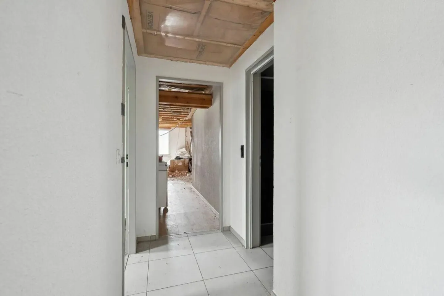 Dachwohnung mit Potenzial - Ihre Chance zur Verwirklichung in Glattfelden - Foto 8 von 9