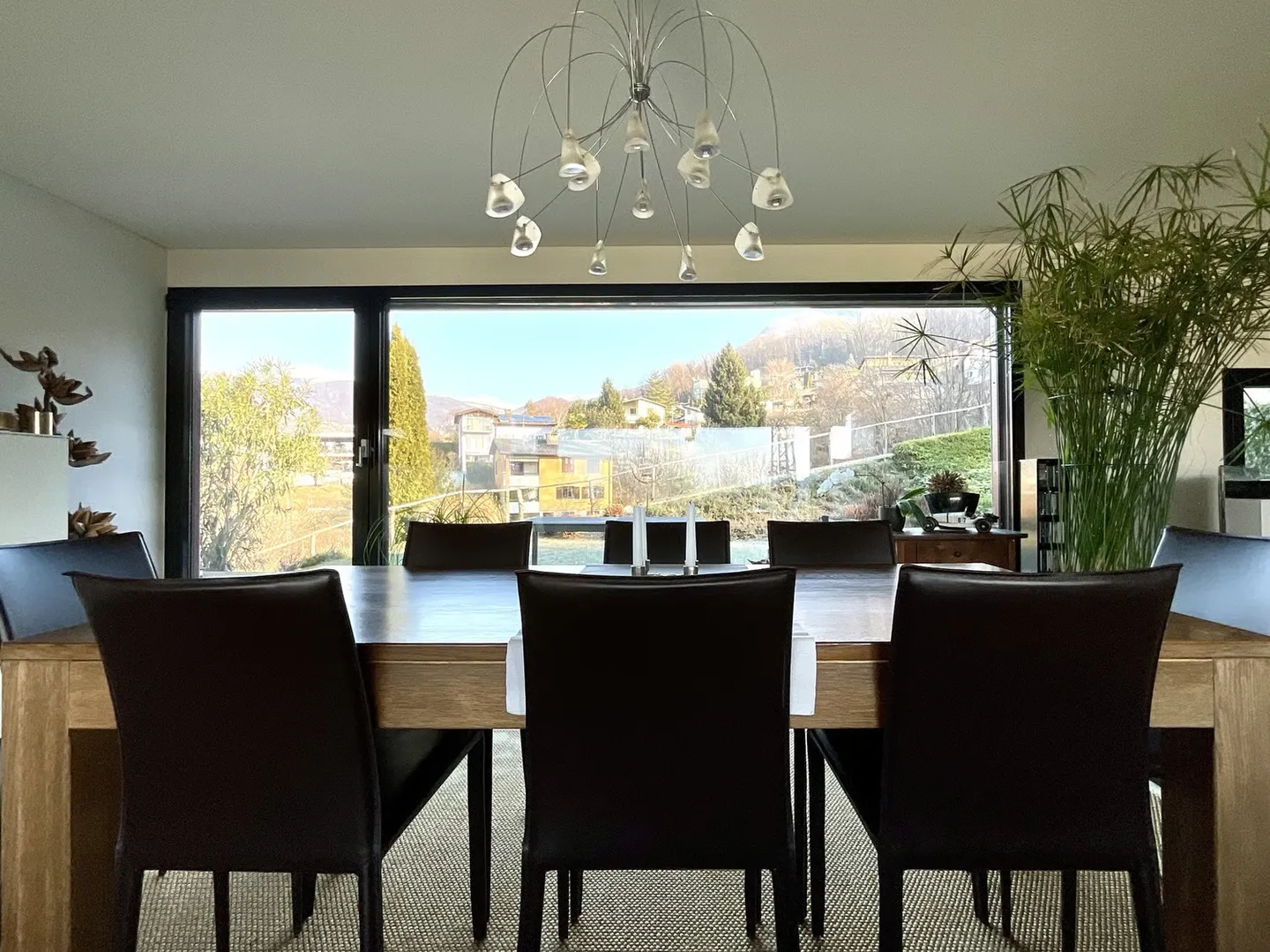 DAVESCO - UN MAGNIFIQUE APPARTEMENT DE 4.5 PIÈCES AVEC JARDIN - Photo 5 sur 13