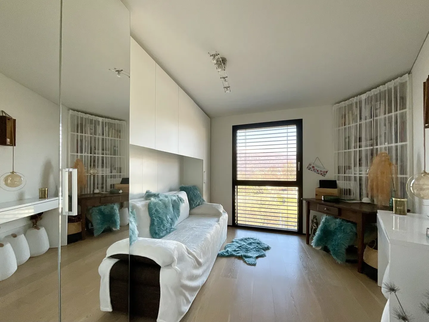 DAVESCO - UN MAGNIFIQUE APPARTEMENT DE 4.5 PIÈCES AVEC JARDIN - Photo 11 sur 13