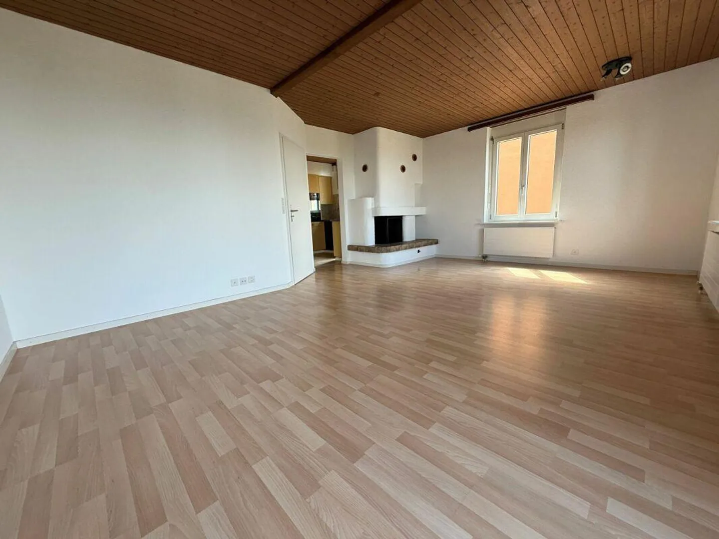 3.5-room apartment with lake view, newly renovated - Photo 4 of 9