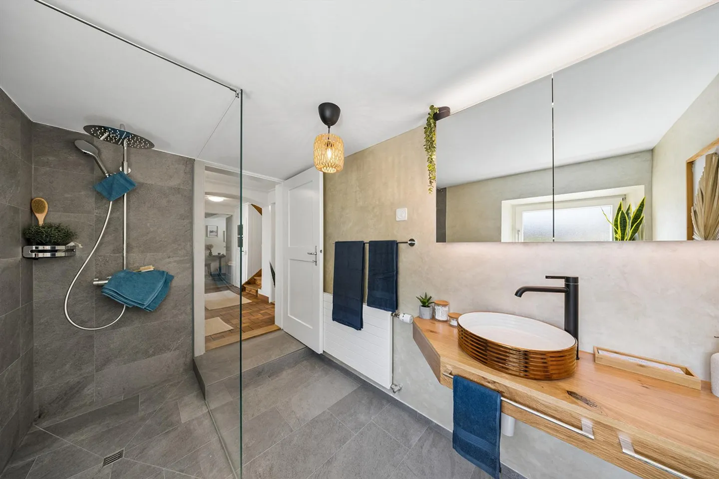 Casa bifamiliare di 4,5 stanze ristrutturata con amore a Riedern - Foto 7 di 30