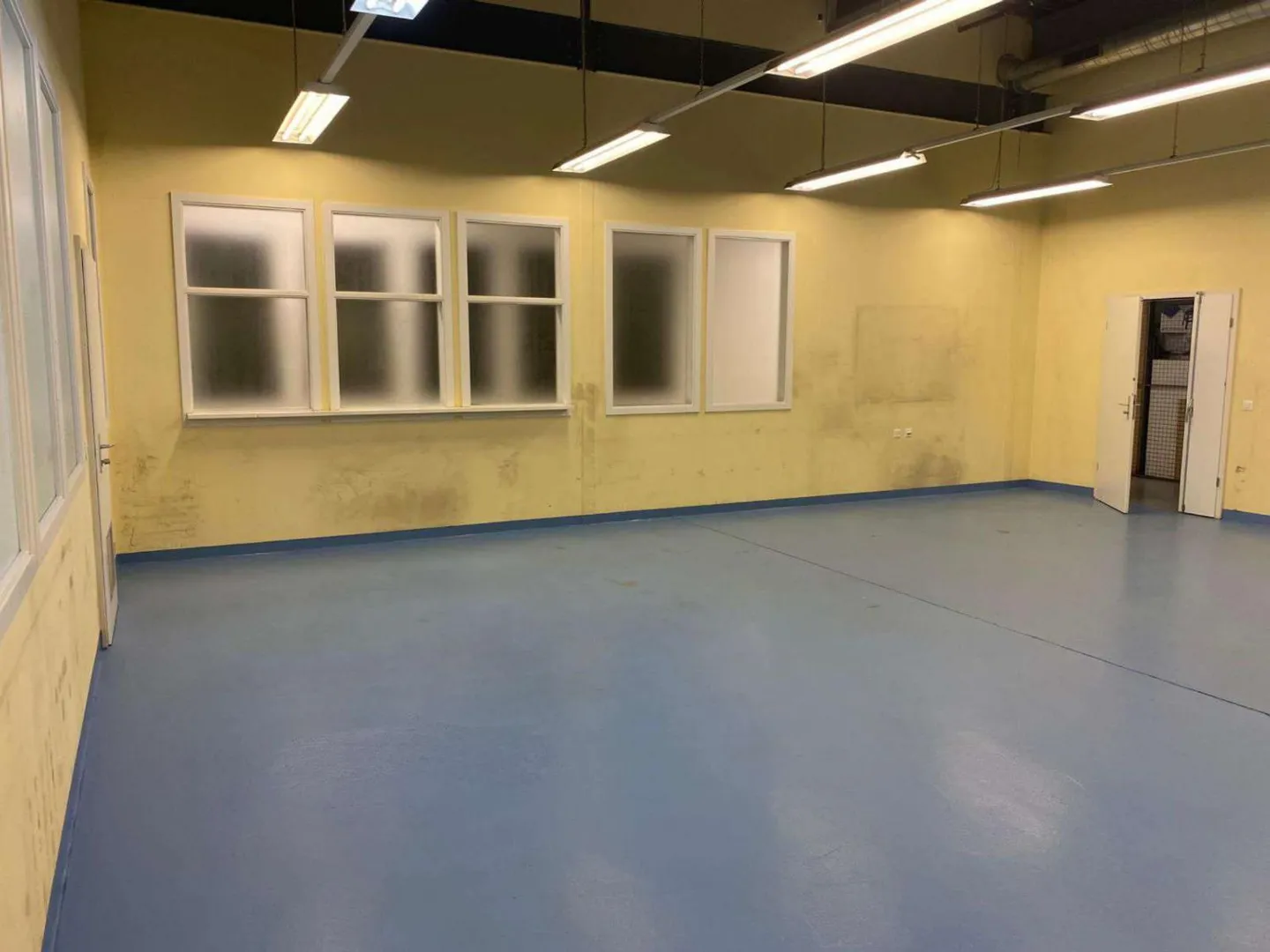 Lager - Foto 2 von 4