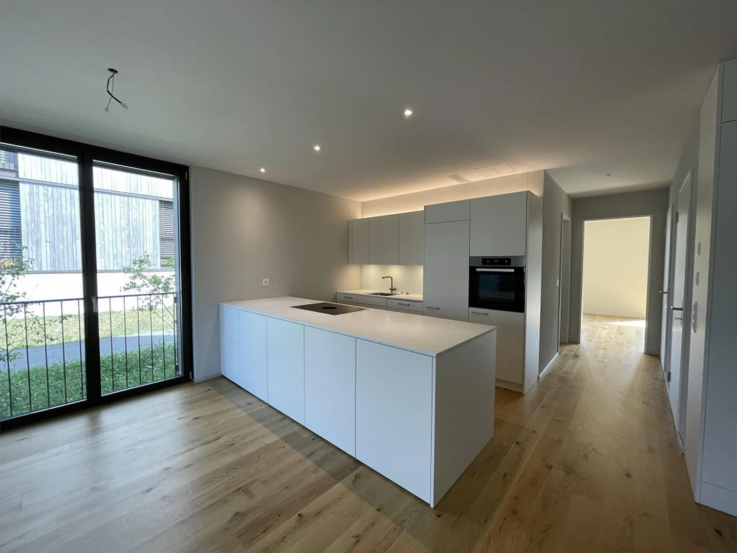 Moderno appartamento di 3,5 stanze in mezzo a un parco sopra Zollikofen - Foto 1 di 7