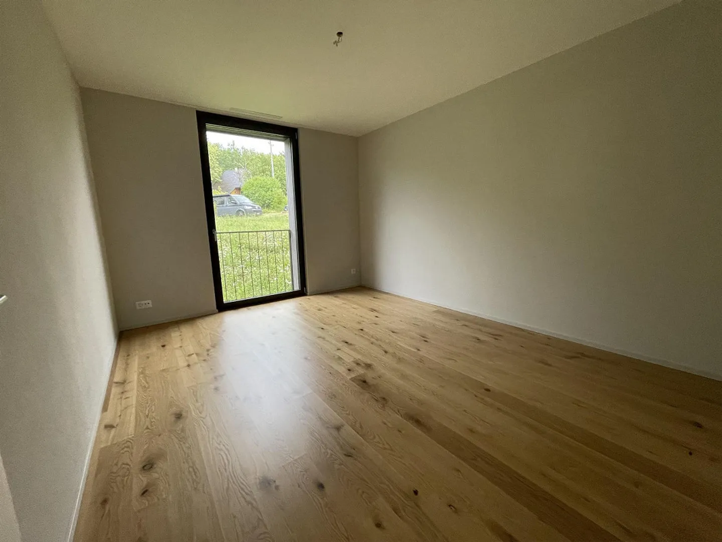Moderno appartamento di 3,5 stanze in mezzo a un parco sopra Zollikofen - Foto 4 di 7