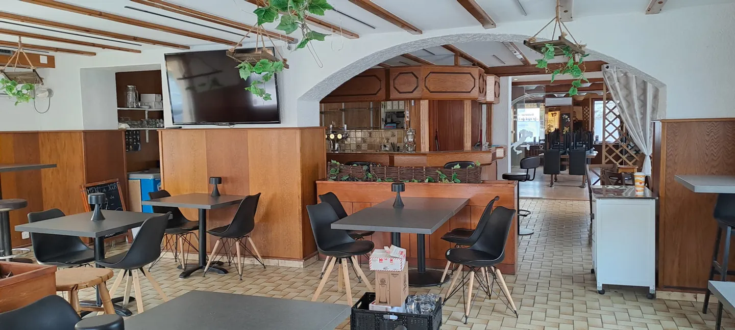 Café & Restaurant in Martigny - Photo 10 of 14