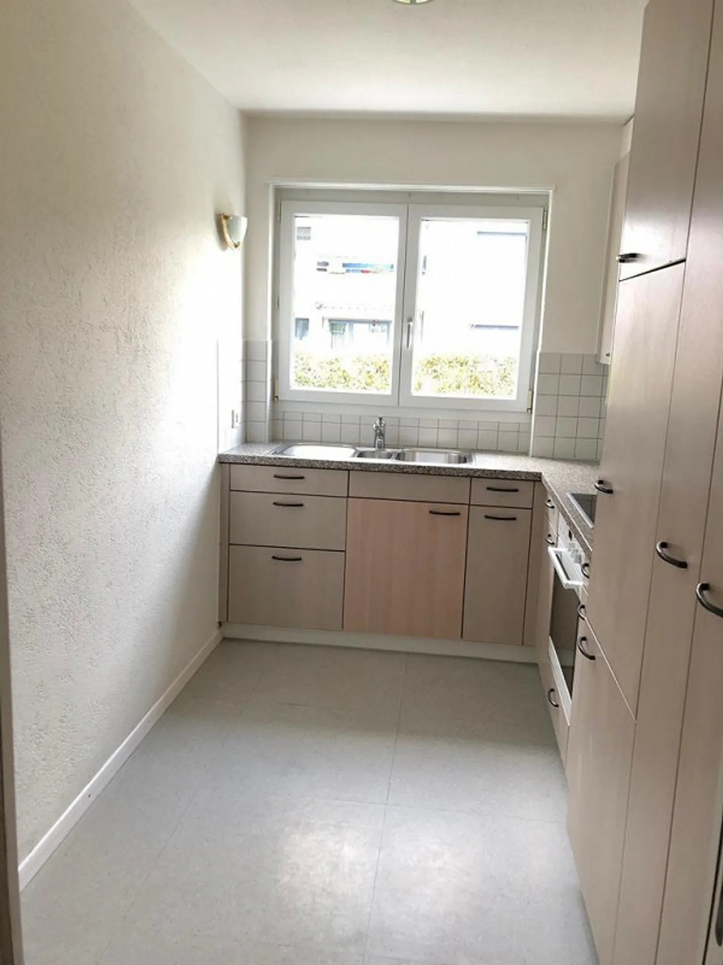 Charmante Wohnung mit Balkon sucht neue Mieterschaft ... - Foto 2 von 9
