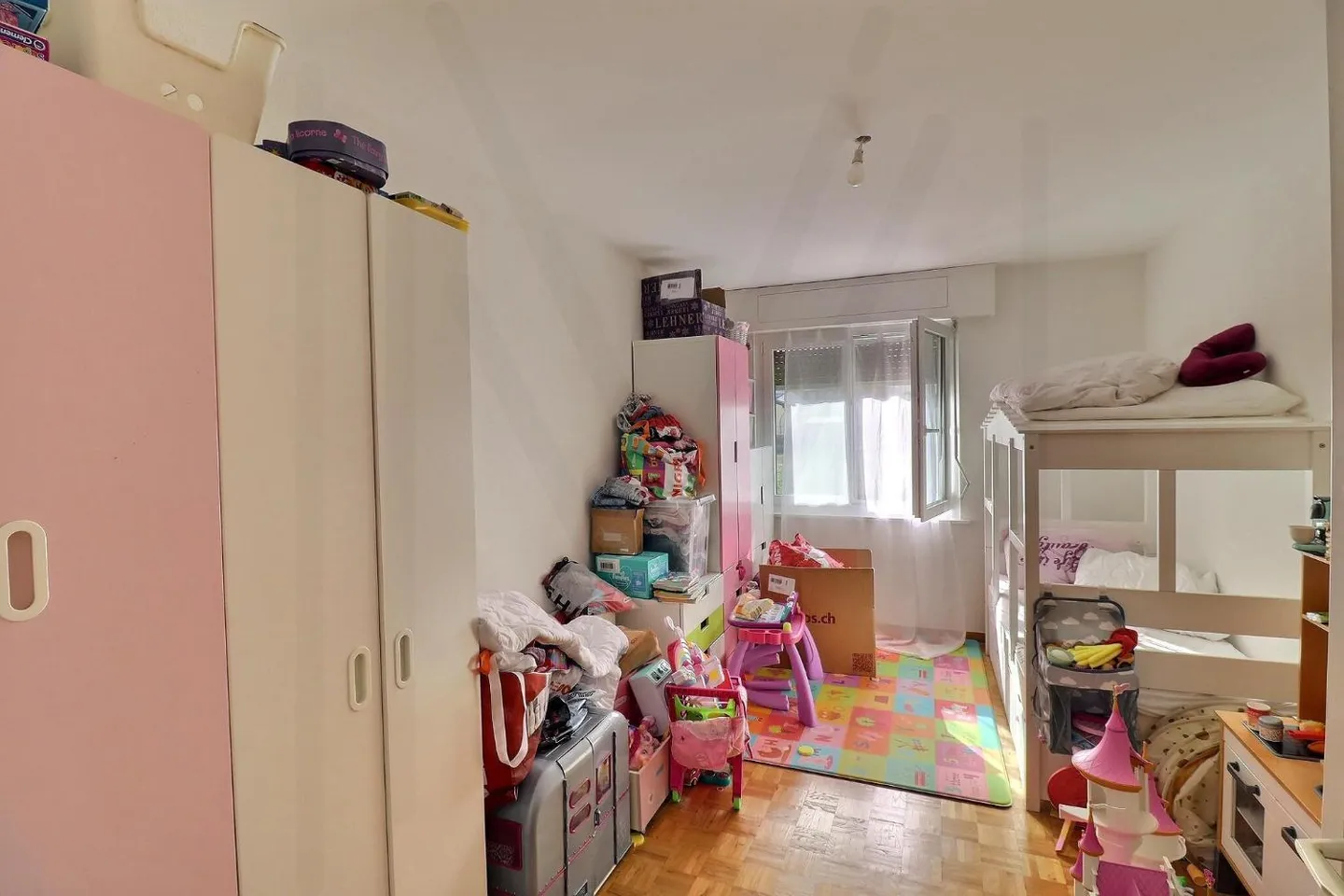 Bright 3.5-room apartment in the heart of the village? Ideal location between Bulle - Photo 7 of 10